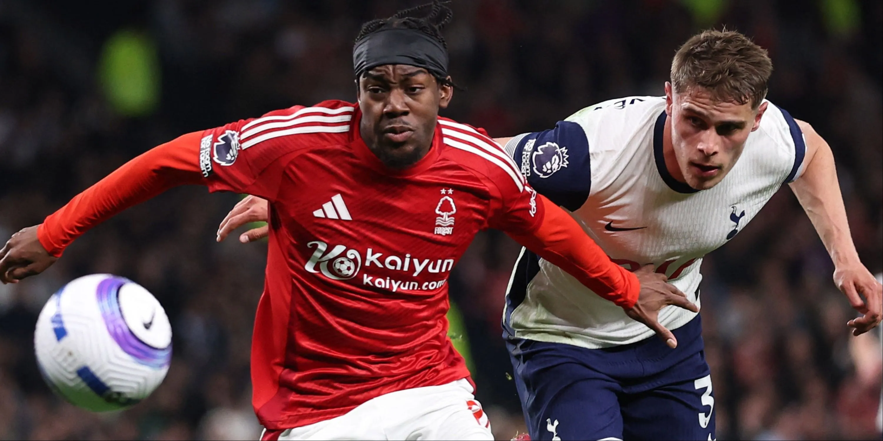 Anthony Elanga (Nottingham Forest) đối đầu Micky van de Ven (Tottenham)