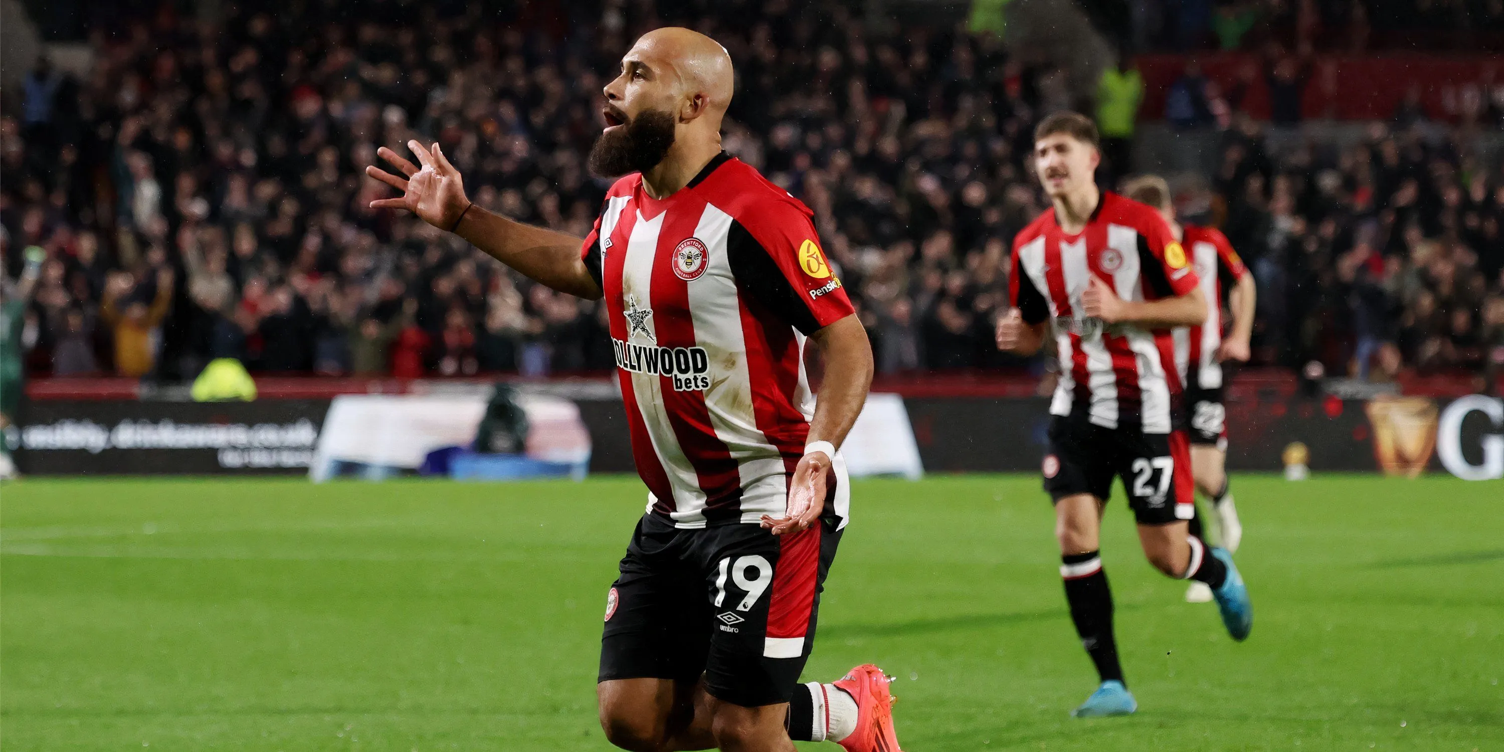 Bryan Mbeumo ăn mừng bàn thắng cho Brentford tại Premier League
