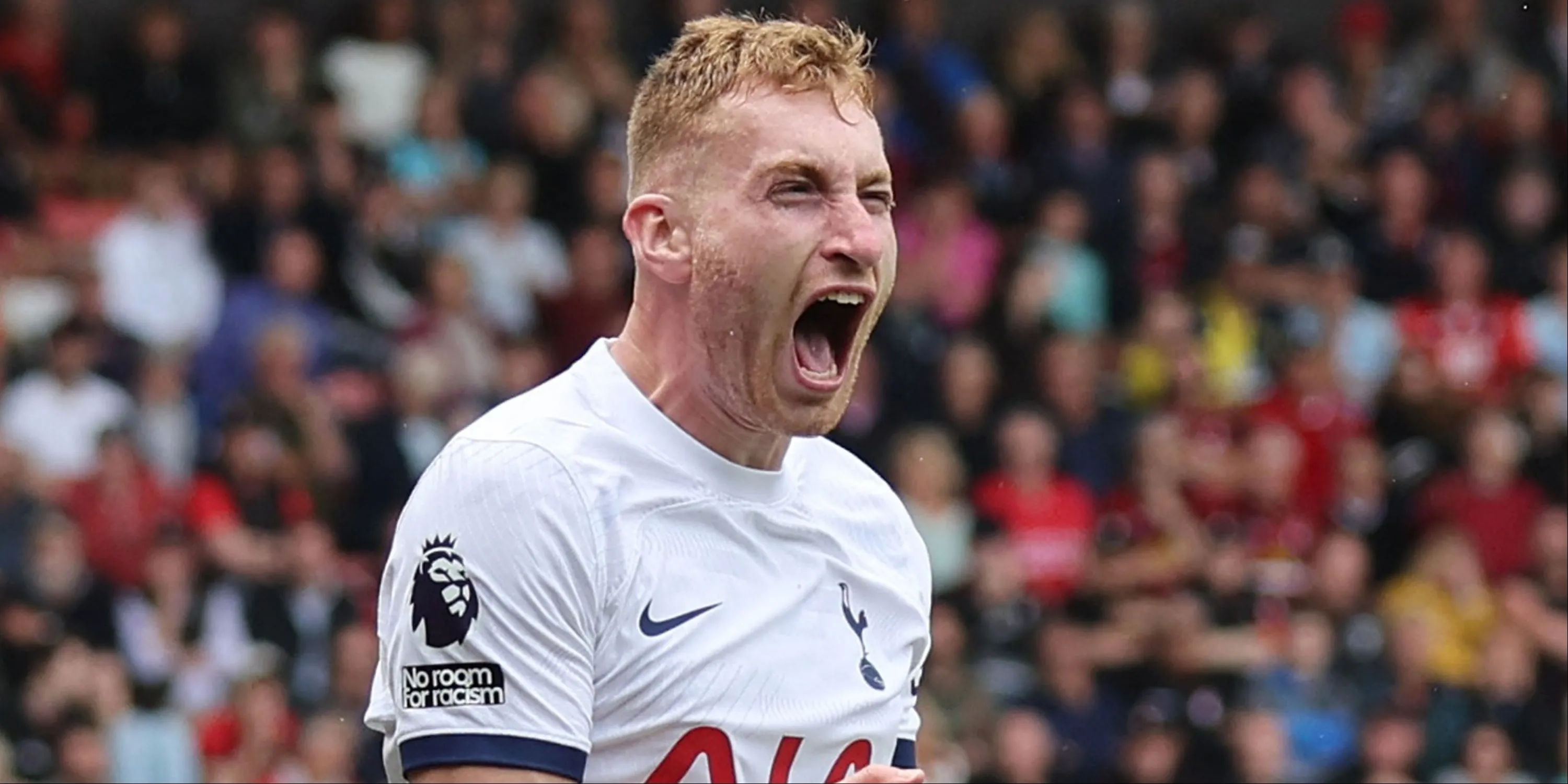 Dejan Kulusevski của Tottenham Hotspur trong một pha bóng