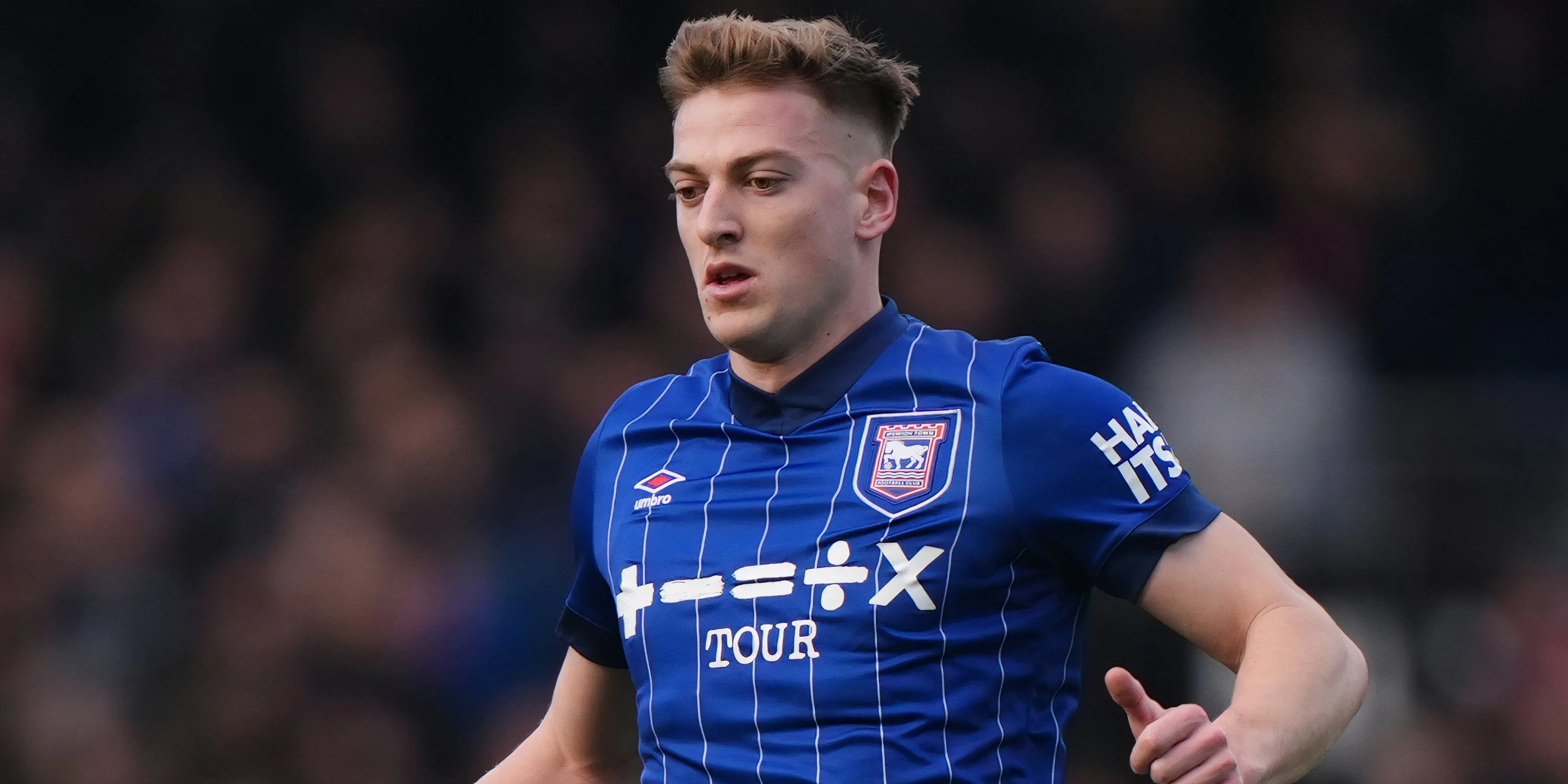 Liam Delap thi đấu cho Ipswich Town