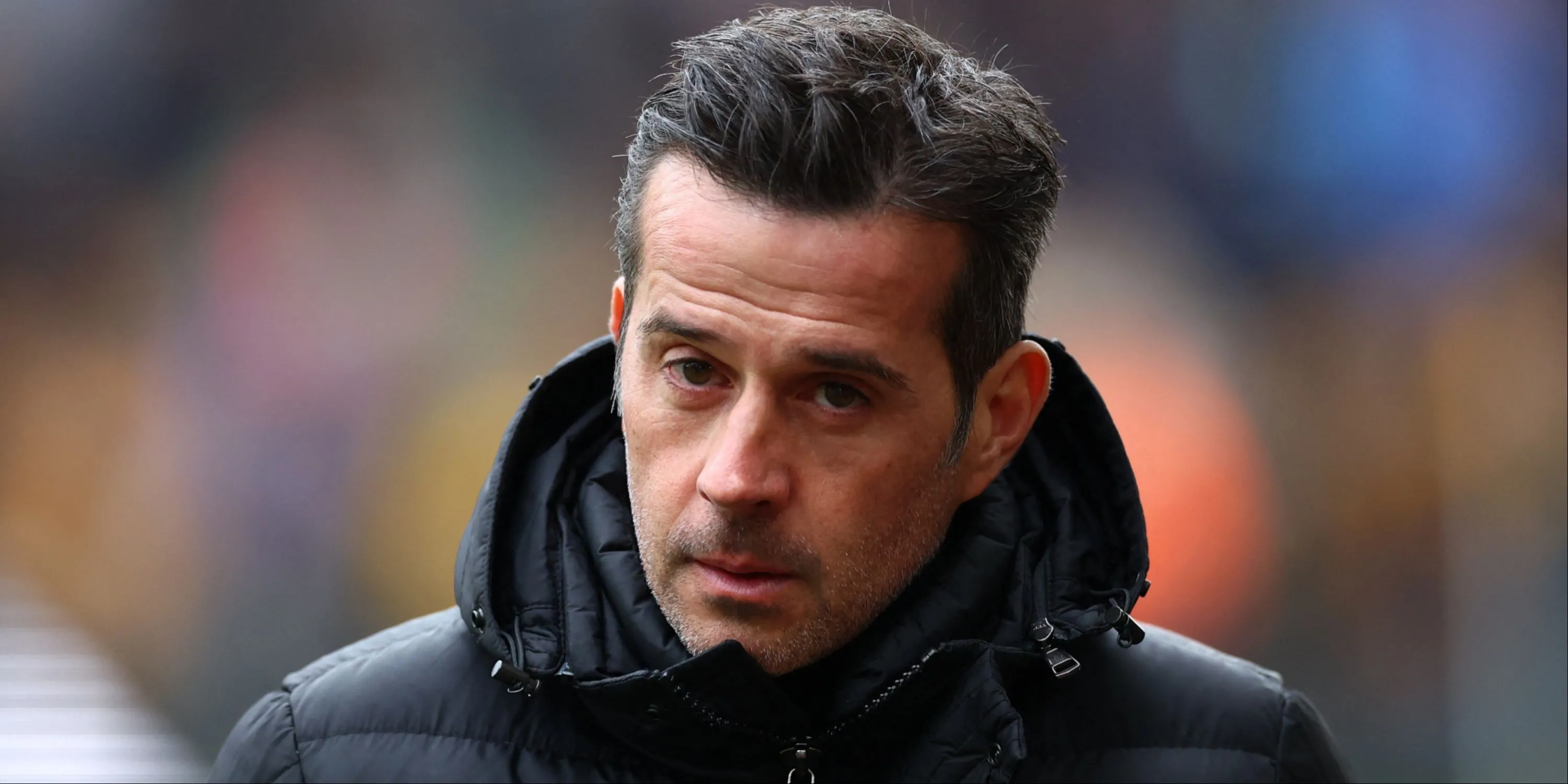 Marco Silva chỉ đạo trên sân trong màu áo Fulham, thể hiện thành công tại Premier League