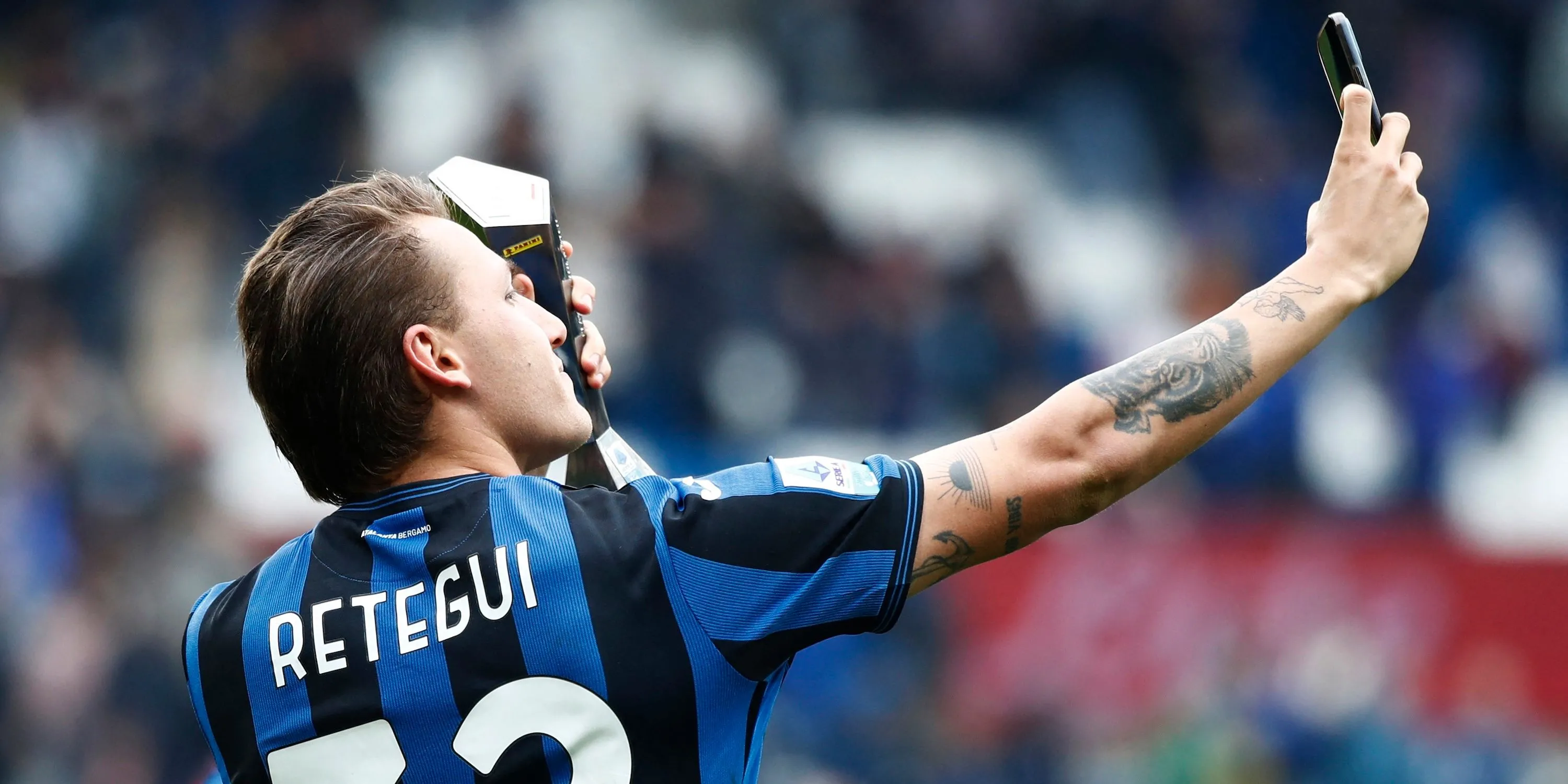 Mateo Retegui ăn mừng bàn thắng trong màu áo Atalanta
