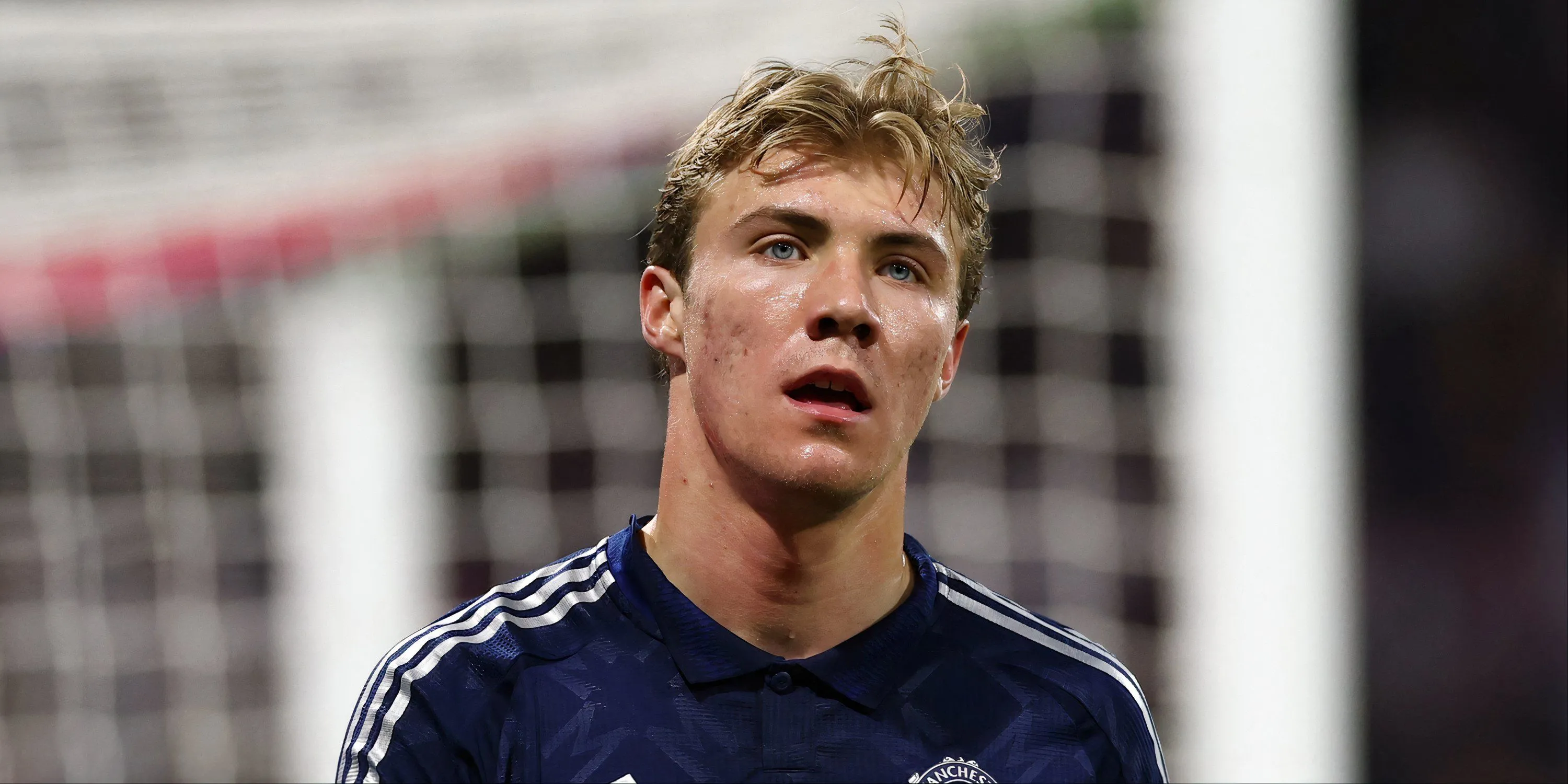 Rasmus Hojlund trong màu áo Man Utd đối đầu Lyon