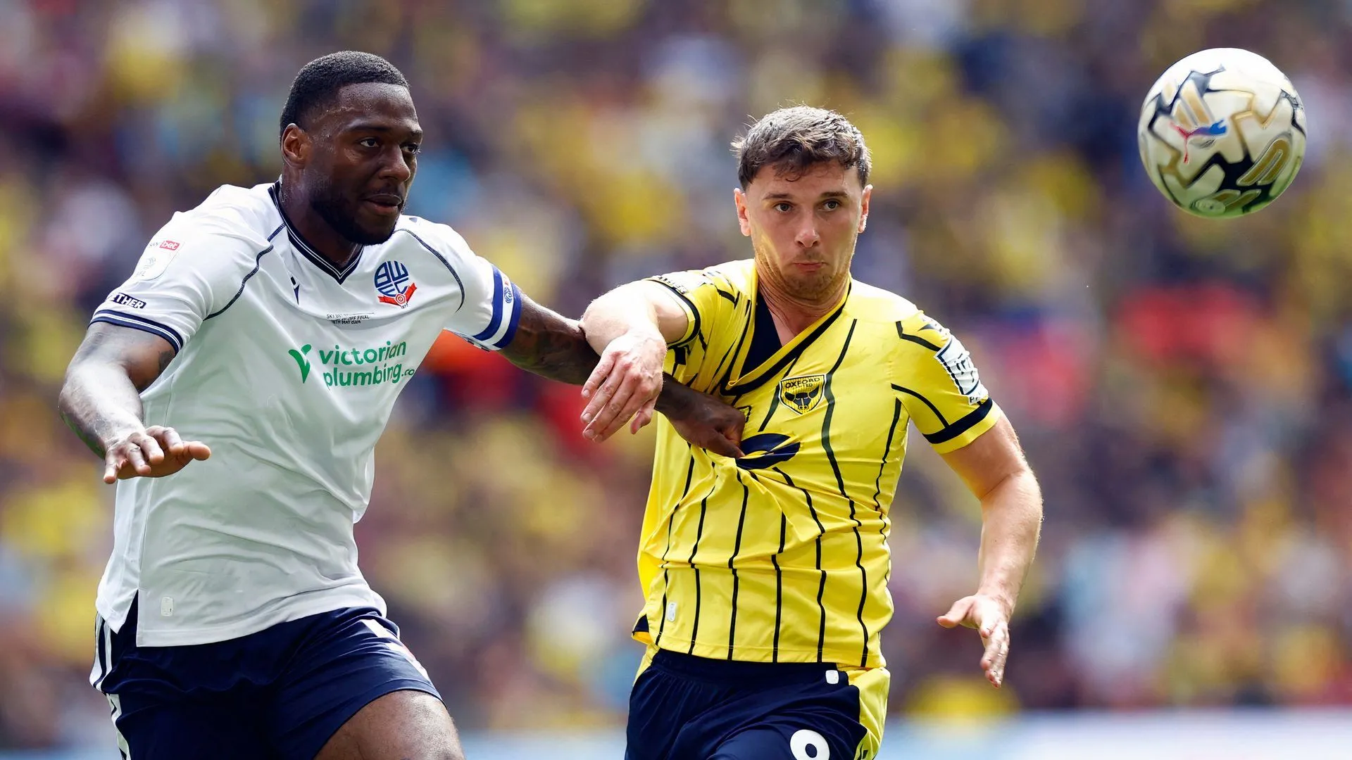 Ricardo Santos trong màu áo Bolton