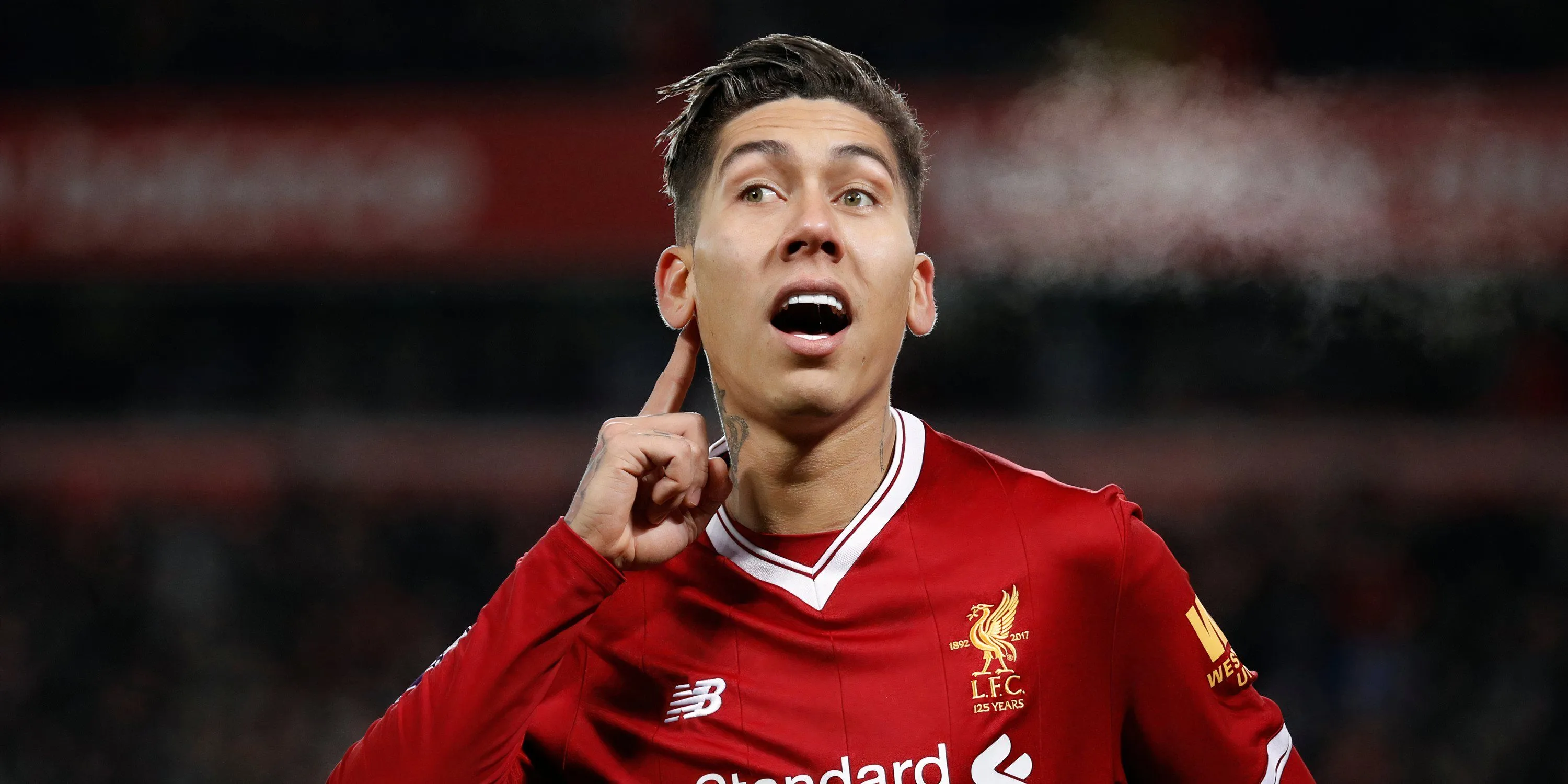 Roberto Firmino ăn mừng bàn thắng trong màu áo Liverpool tại Premier League