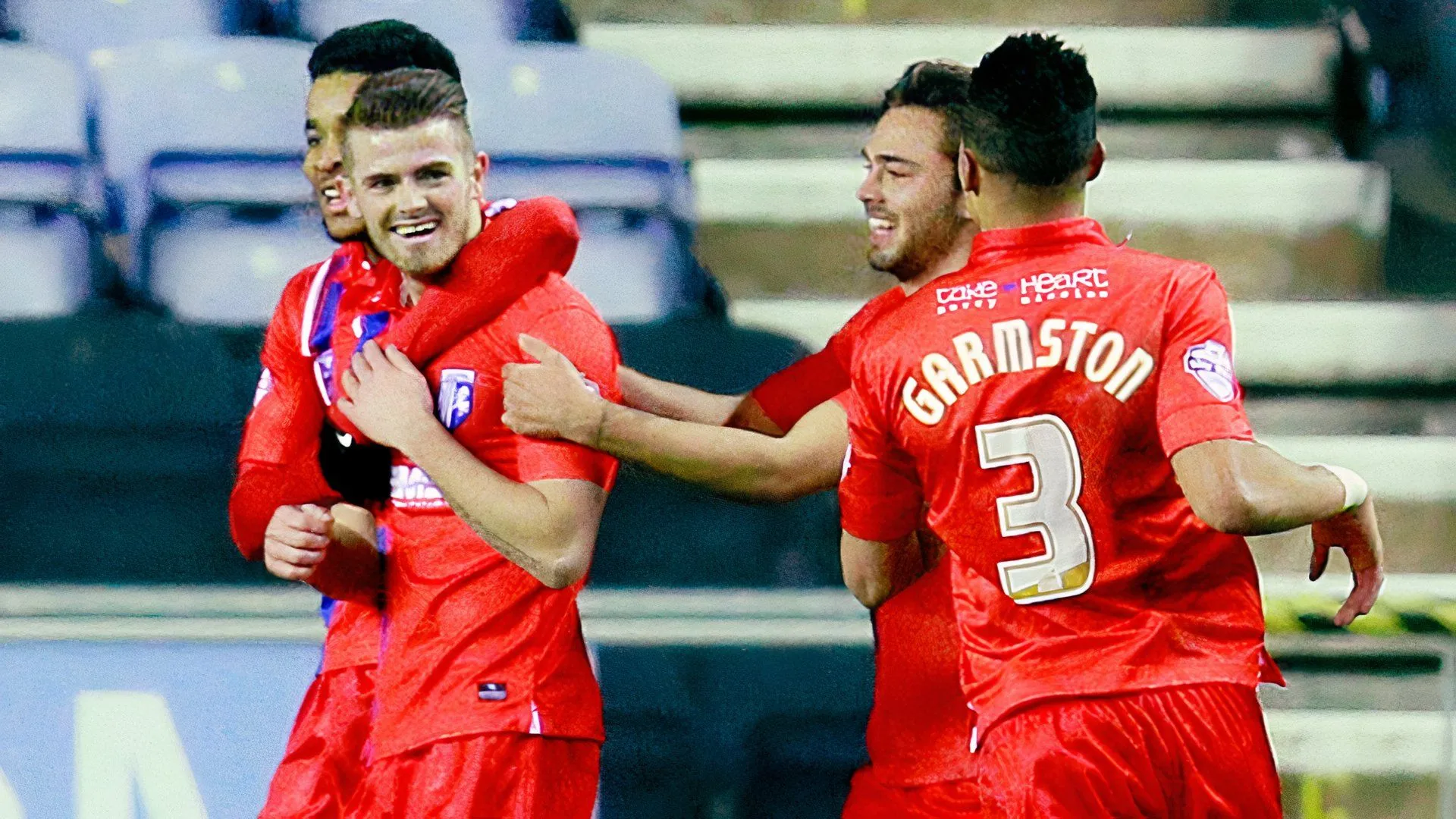 Rory Donnelly thi đấu cho Gillingham sau khi rời Swansea
