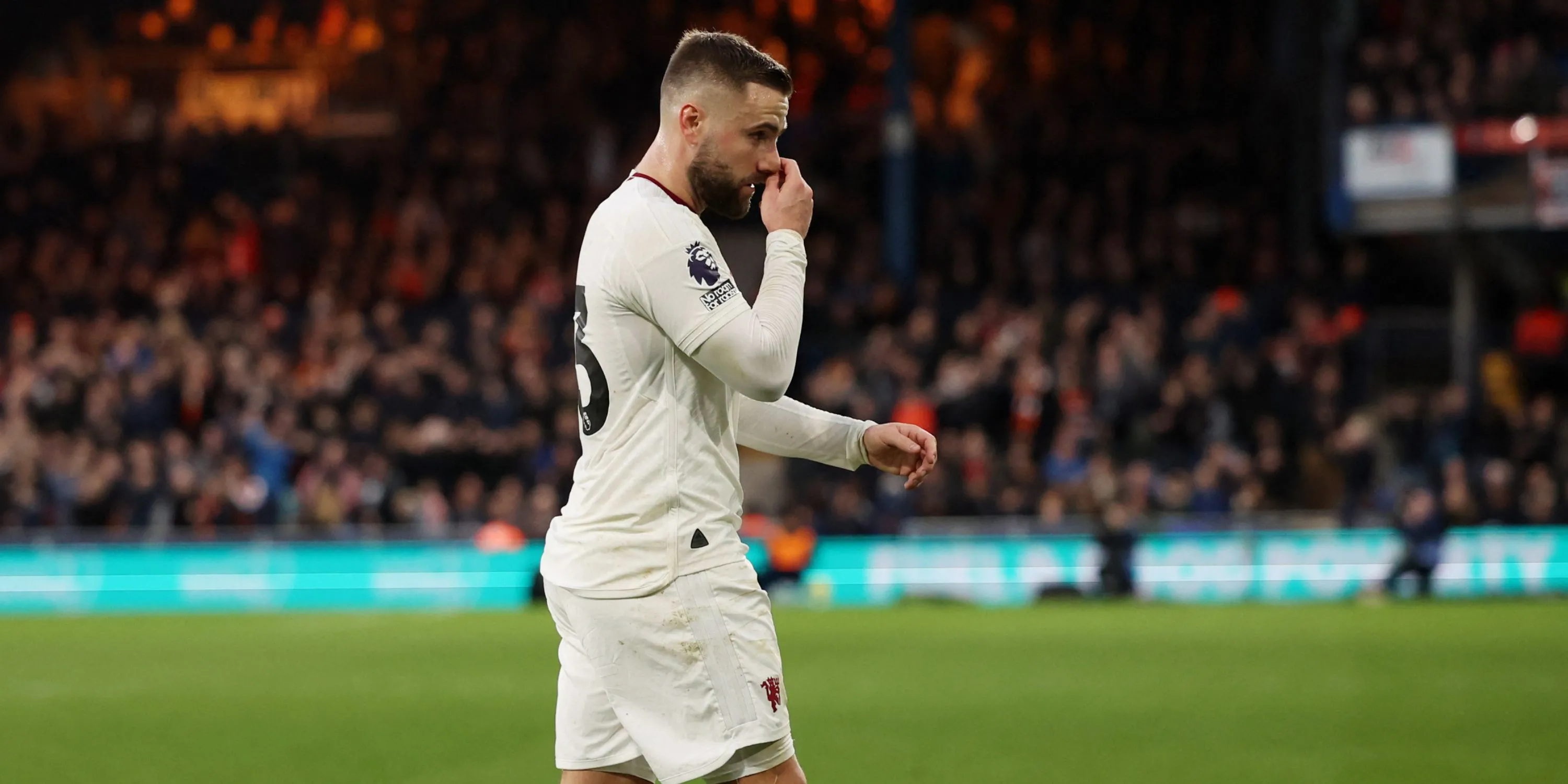 Luke Shaw gây thất vọng tột độ trong thảm bại 3-4 của MU