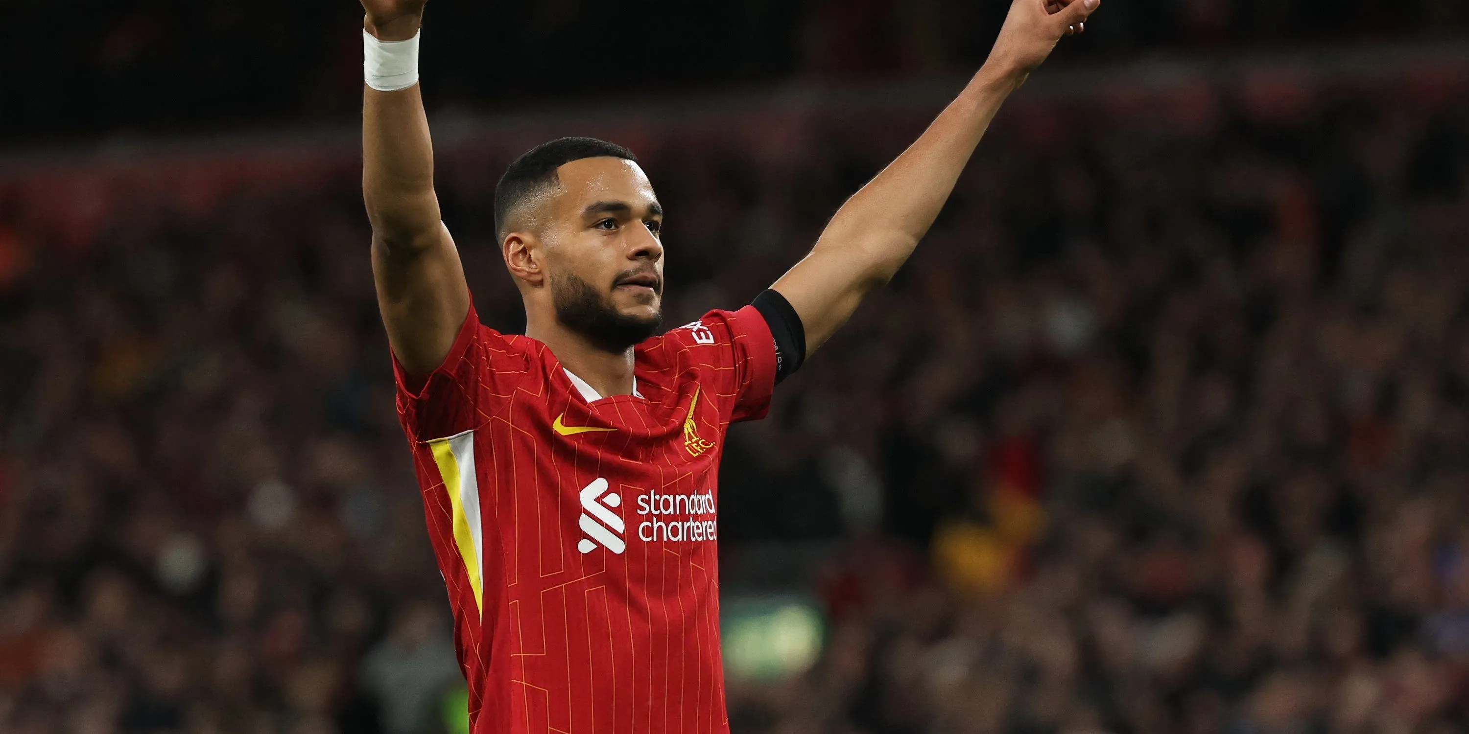 Tiền đạo Cody Gakpo ăn mừng bàn thắng cùng đồng đội Liverpool