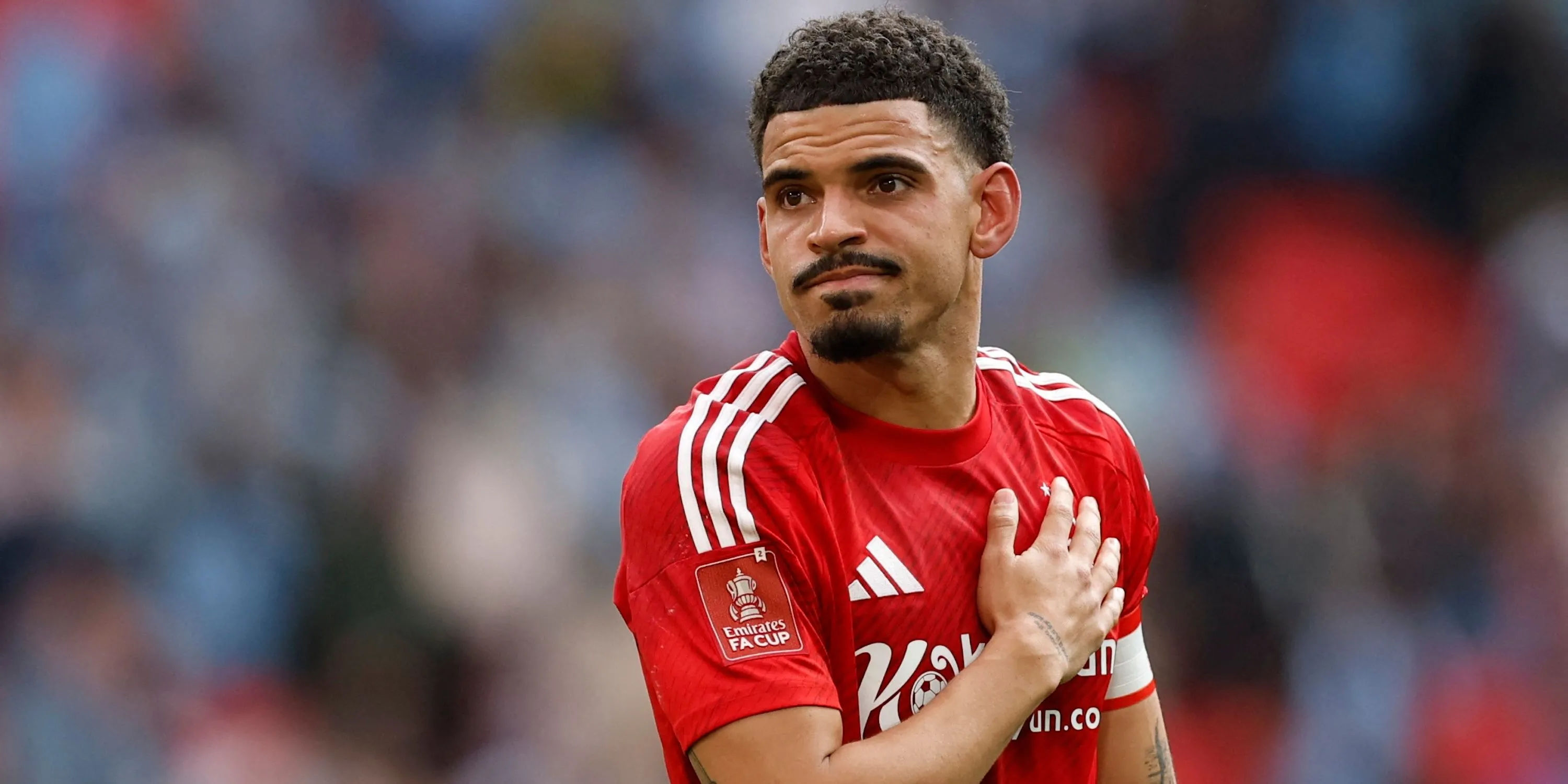 Tiền vệ Morgan Gibbs-White của Nottingham Forest thể hiện sự thất vọng sau trận đấu