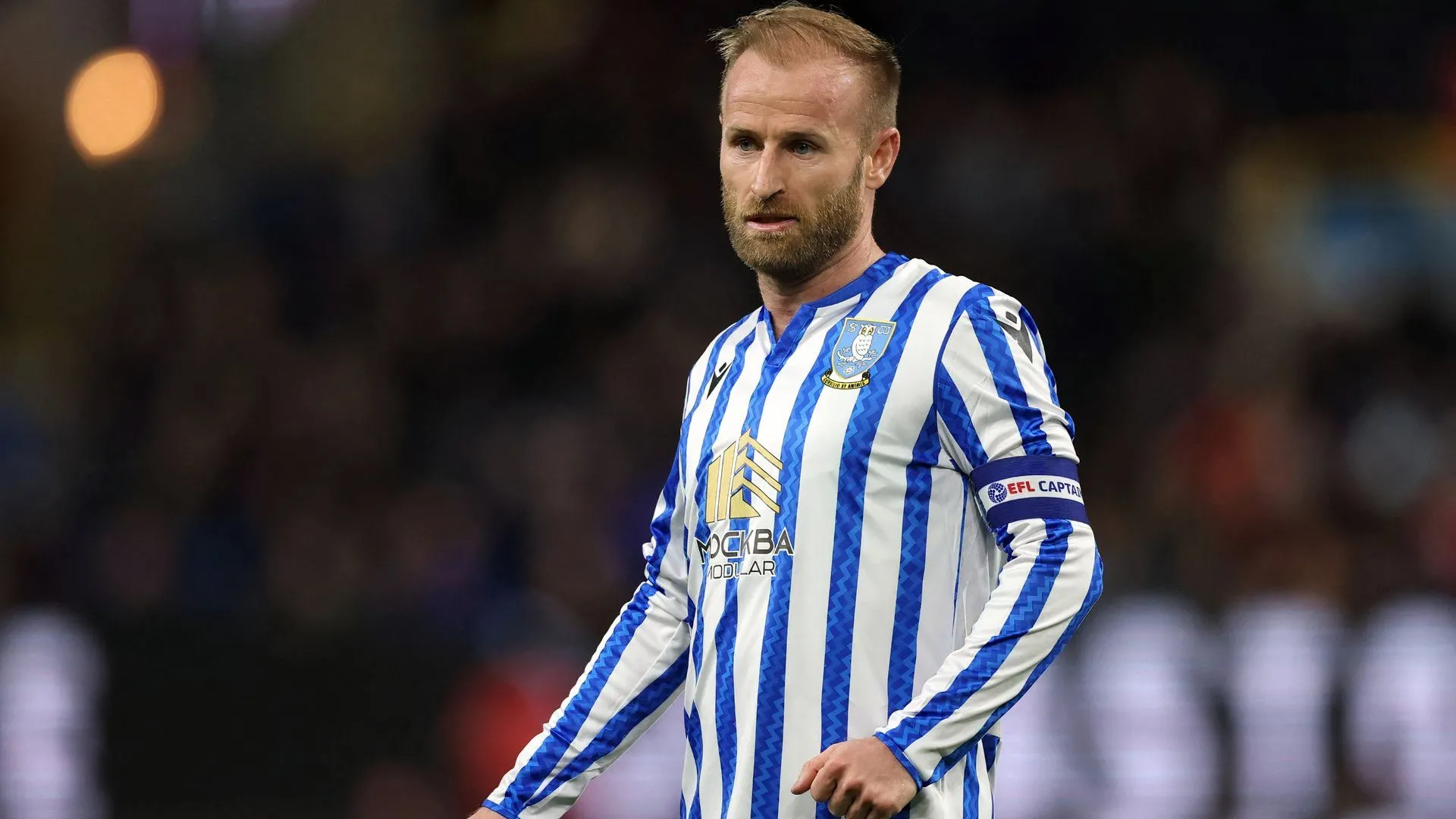 Đội trưởng Barry Bannan của Sheffield Wednesday trong trận đấu