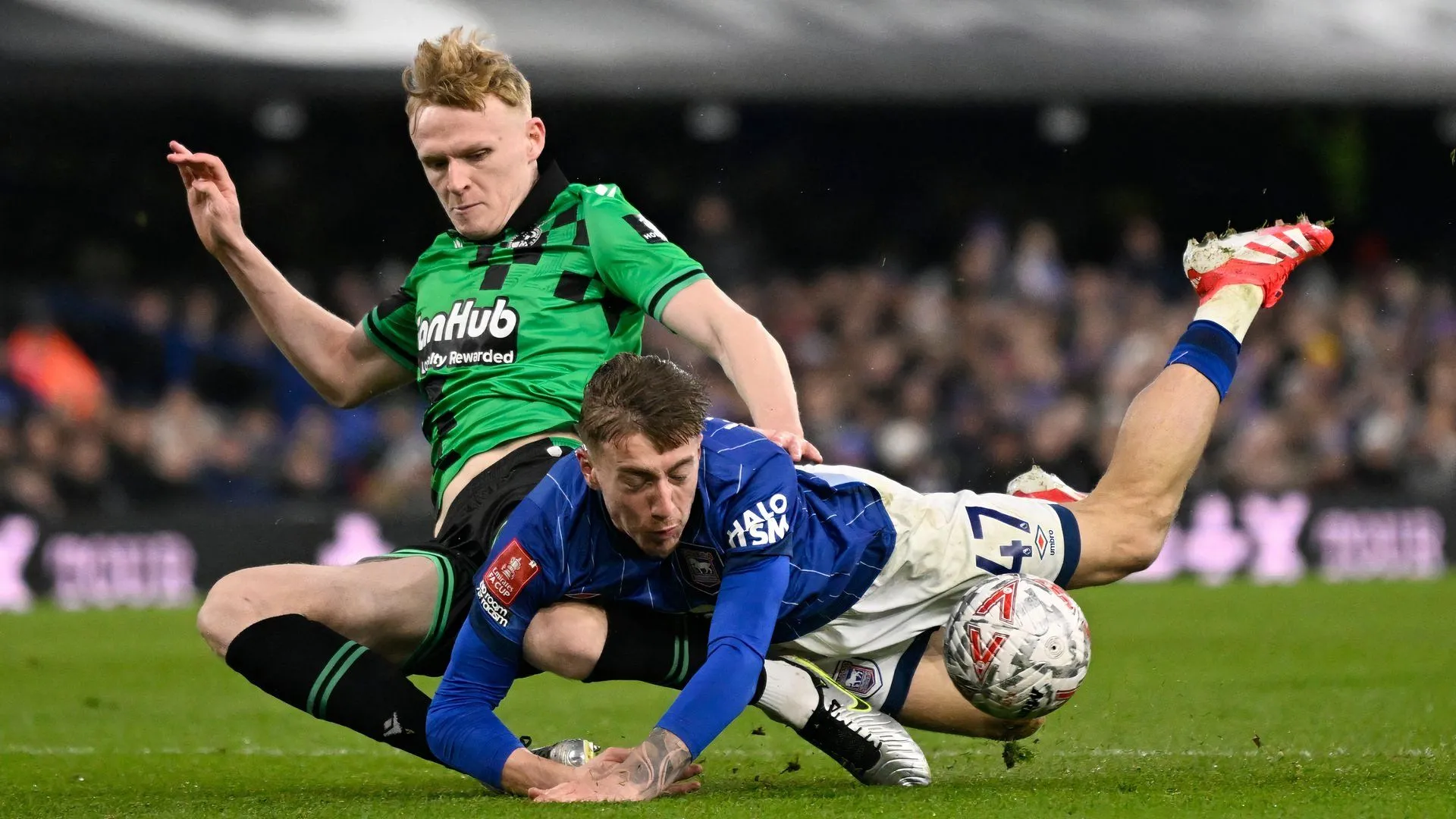 Hậu vệ Connor Taylor, mục tiêu chuyển nhượng của Peterborough United và các đội League One khác