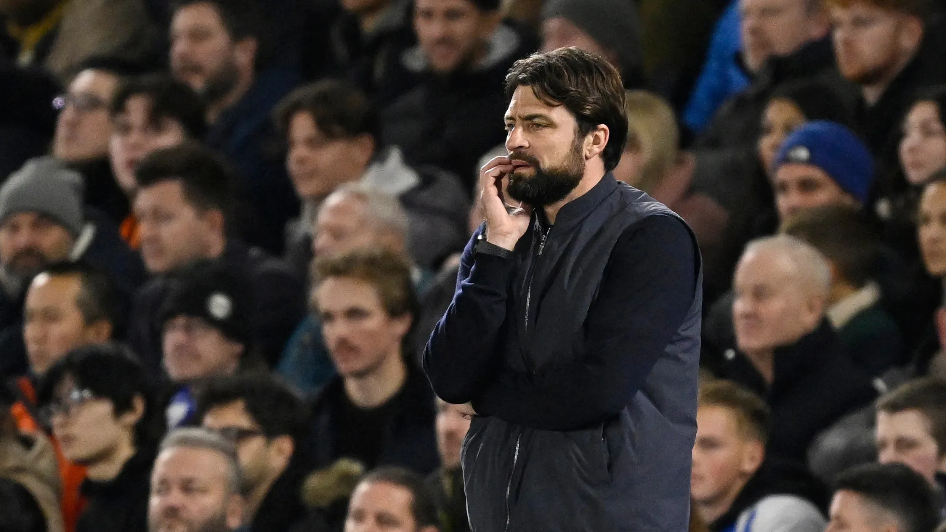 Huấn luyện viên Russell Martin đang cân nhắc tái hợp với học trò cũ Harry Darling tại Rangers.