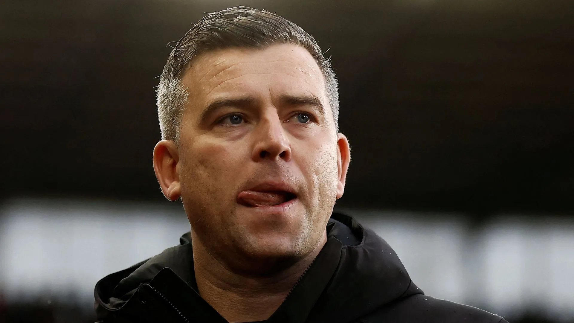 Huấn luyện viên Steven Schumacher của Bolton Wanderers trên sân tập