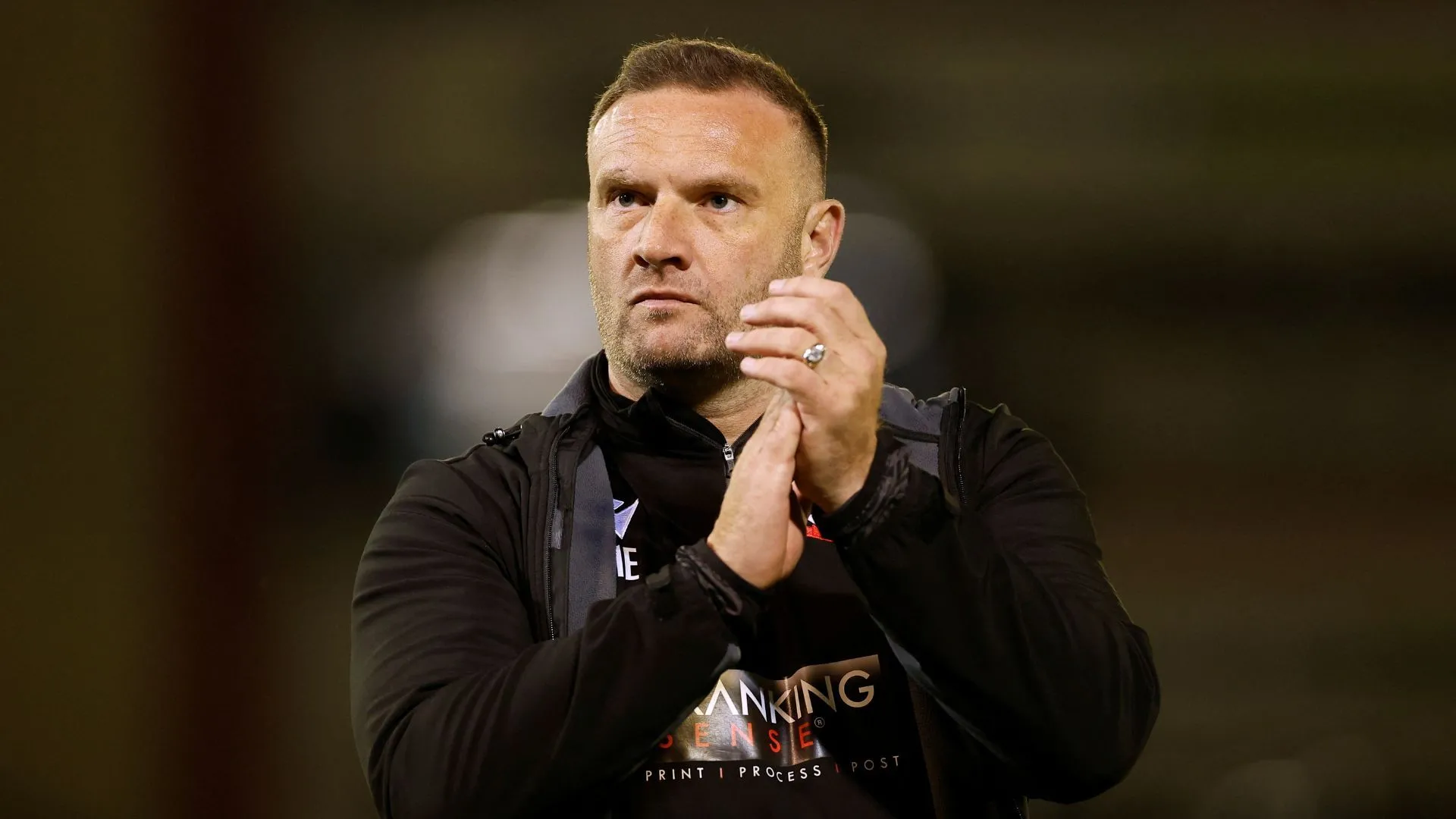 Ian Evatt chỉ đạo Bolton Wanderers