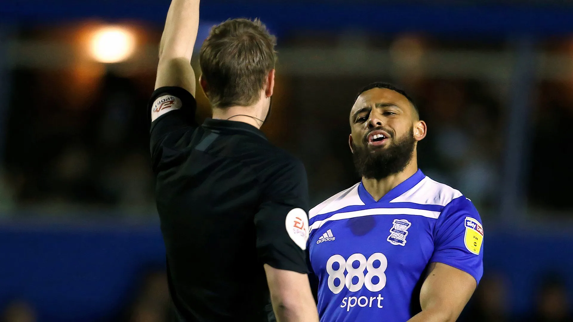 Isaac Vassell gặp chấn thương nghiêm trọng khi thi đấu cho Birmingham City