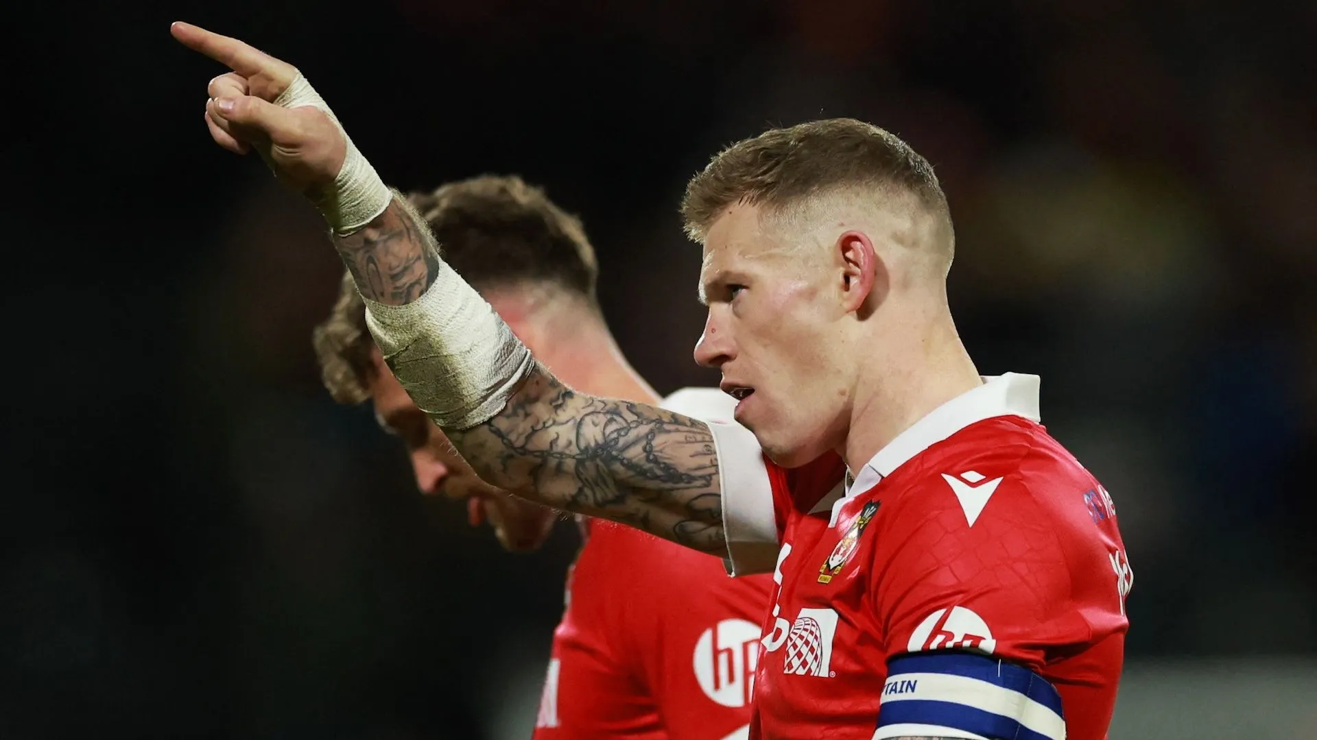 James McClean thi đấu cho Wrexham