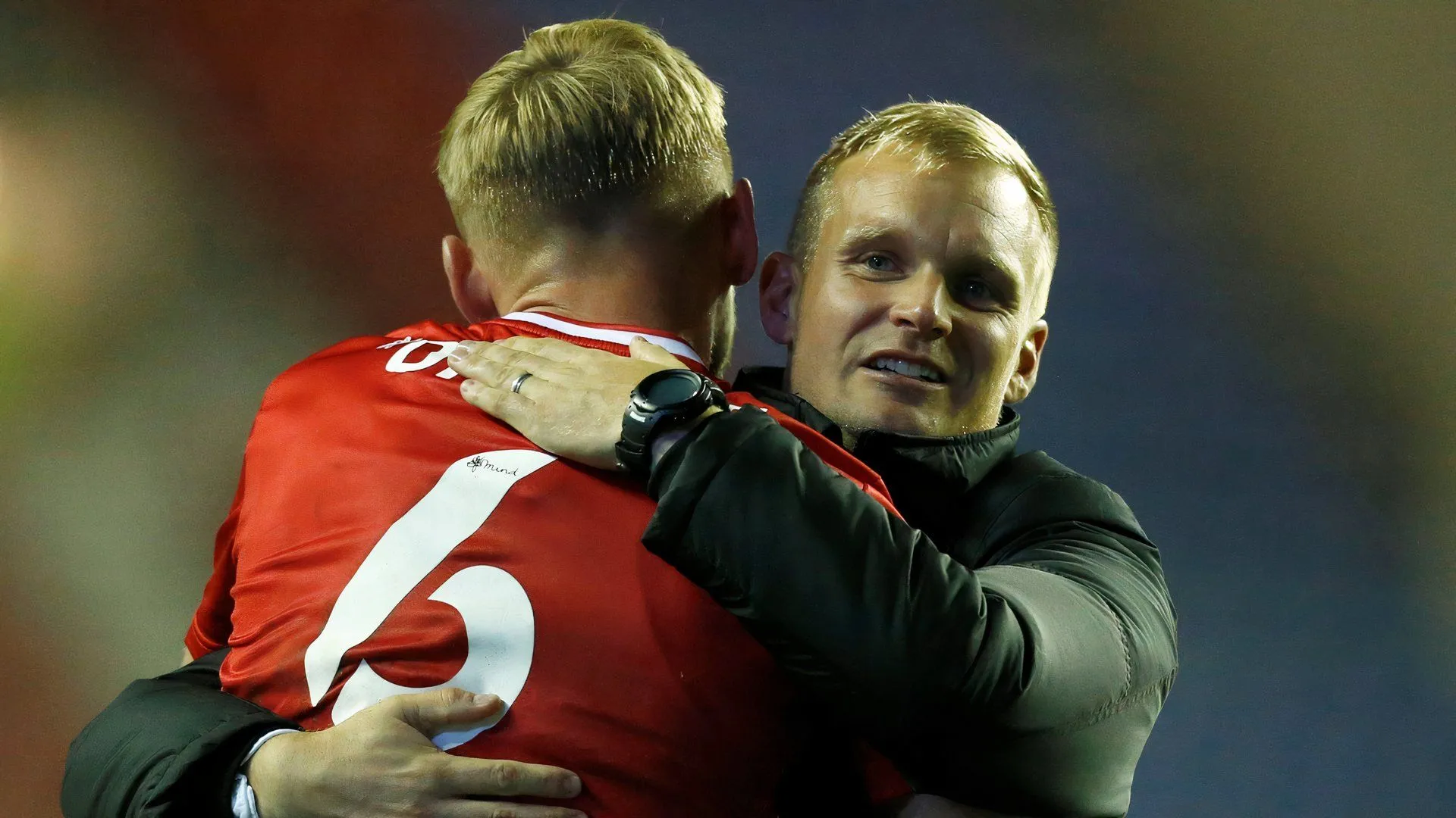 Liam Manning và Harry Darling trong thời gian làm việc tại MK Dons