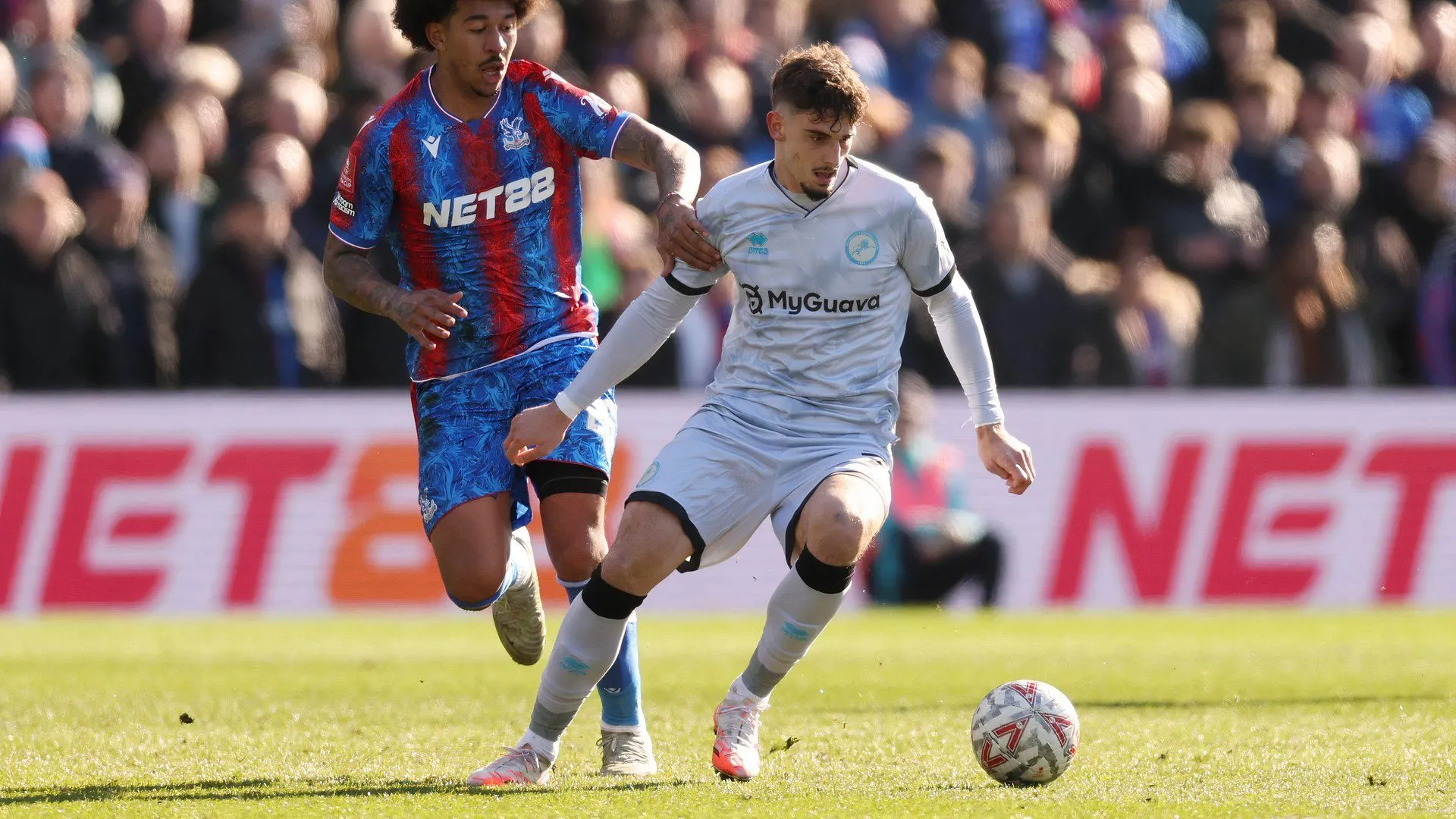 Mihailo Ivanovic thi đấu cho Millwall