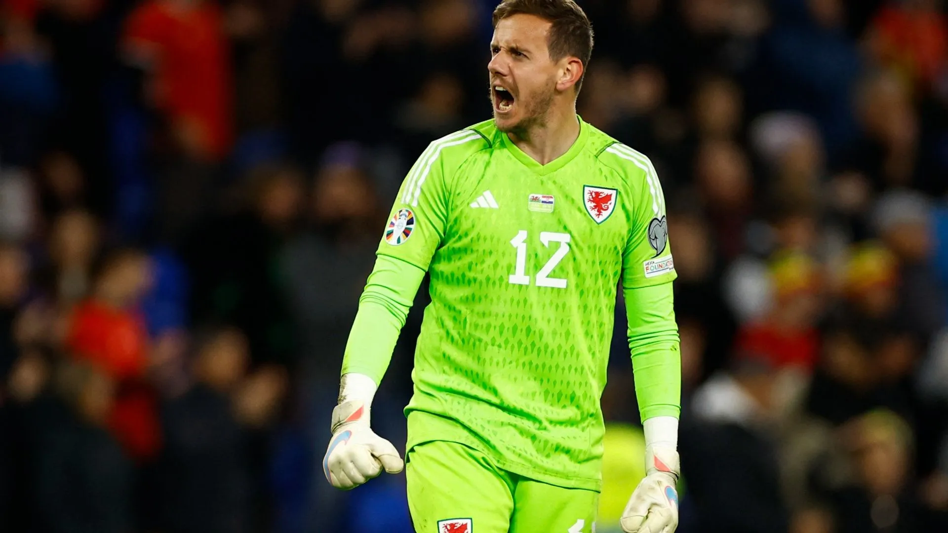 Thủ môn Danny Ward có thể trở lại khoác áo Wrexham ở giải Championship