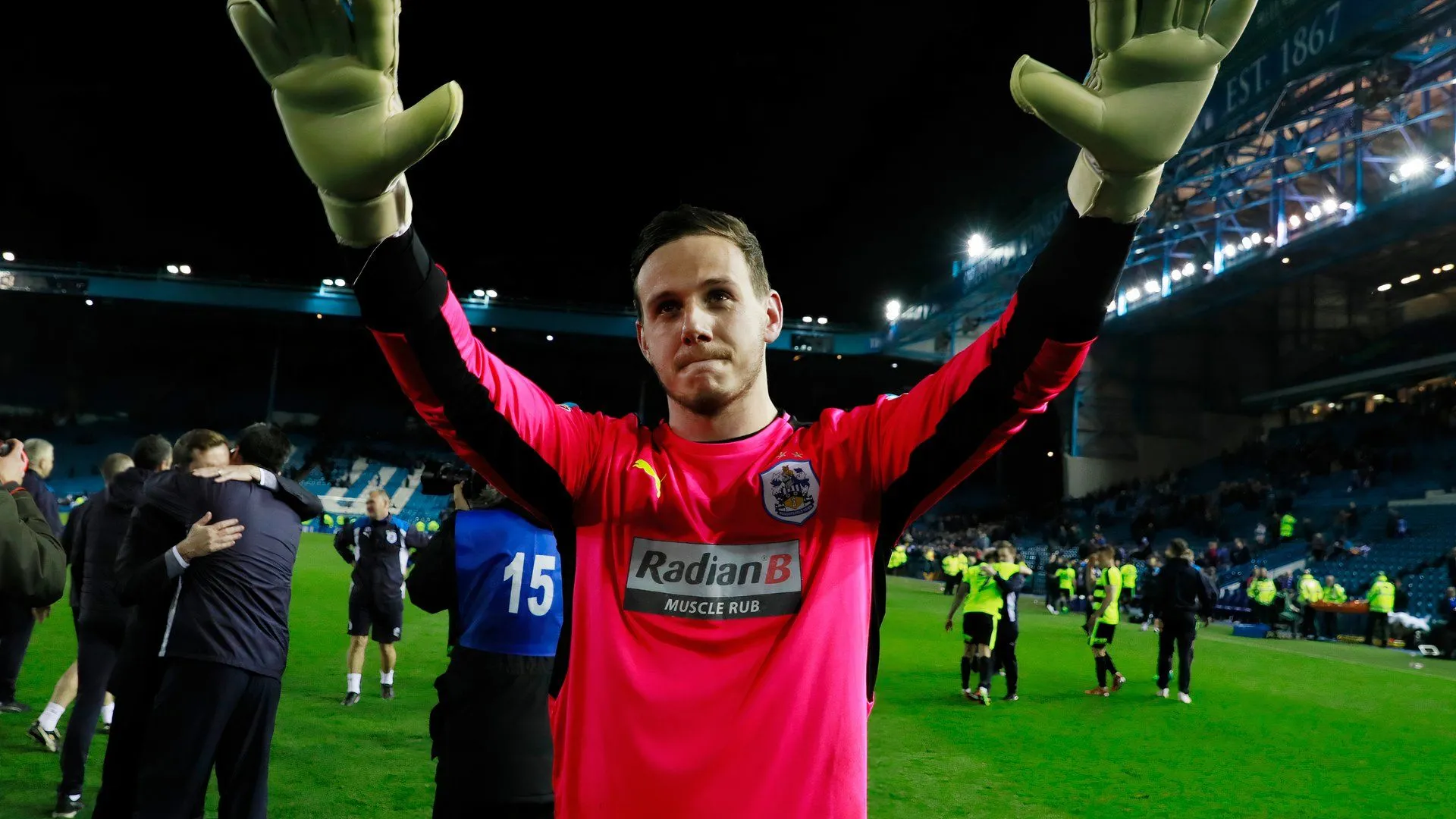 Thủ môn Danny Ward trong màu áo Huddersfield Town tại Championship