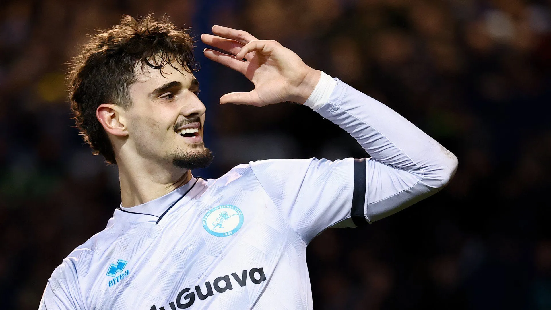 Tiền đạo Mihailo Ivanovic của Millwall