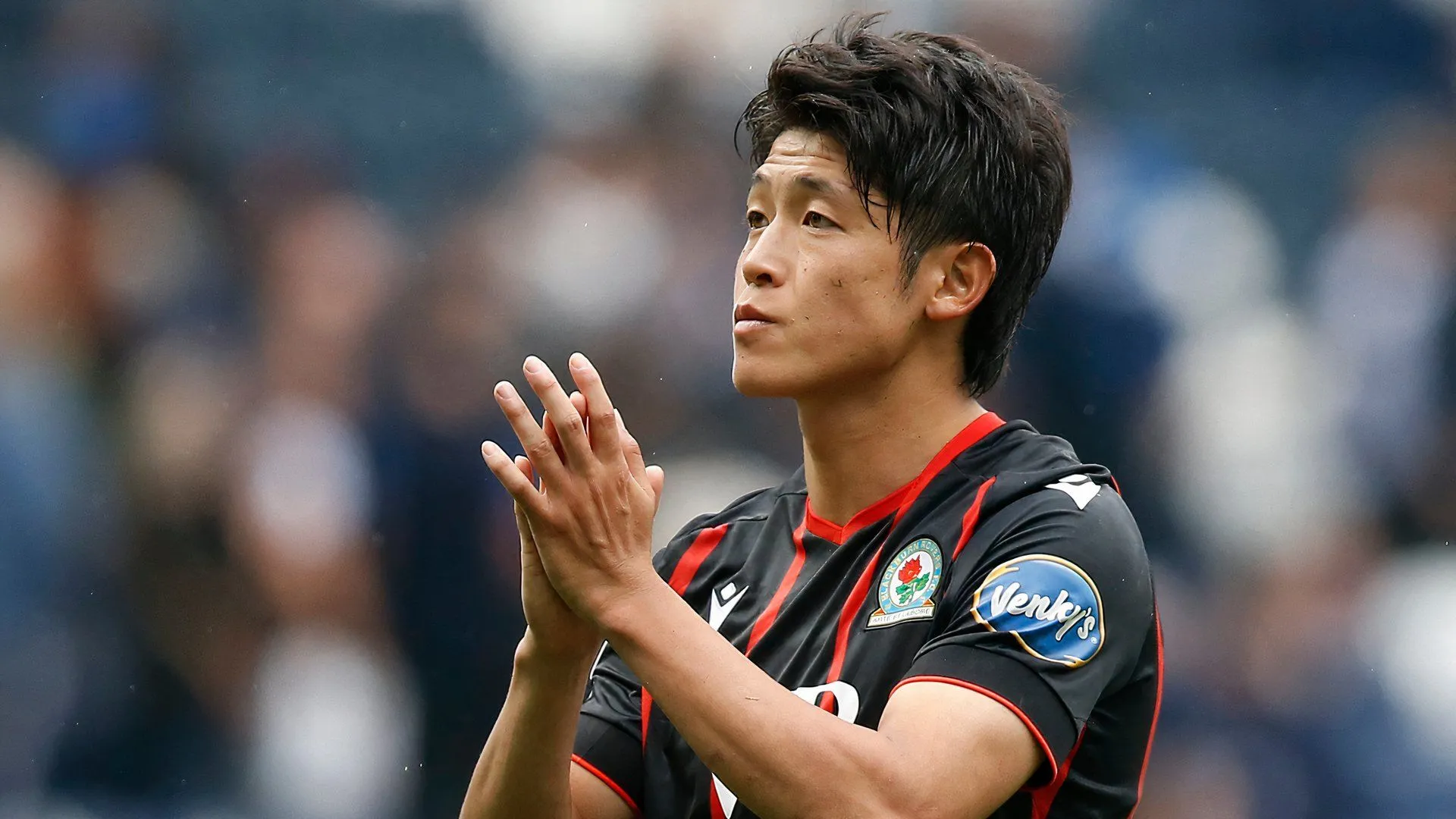 Tiền đạo Yuki Ohashi trong màu áo Blackburn Rovers