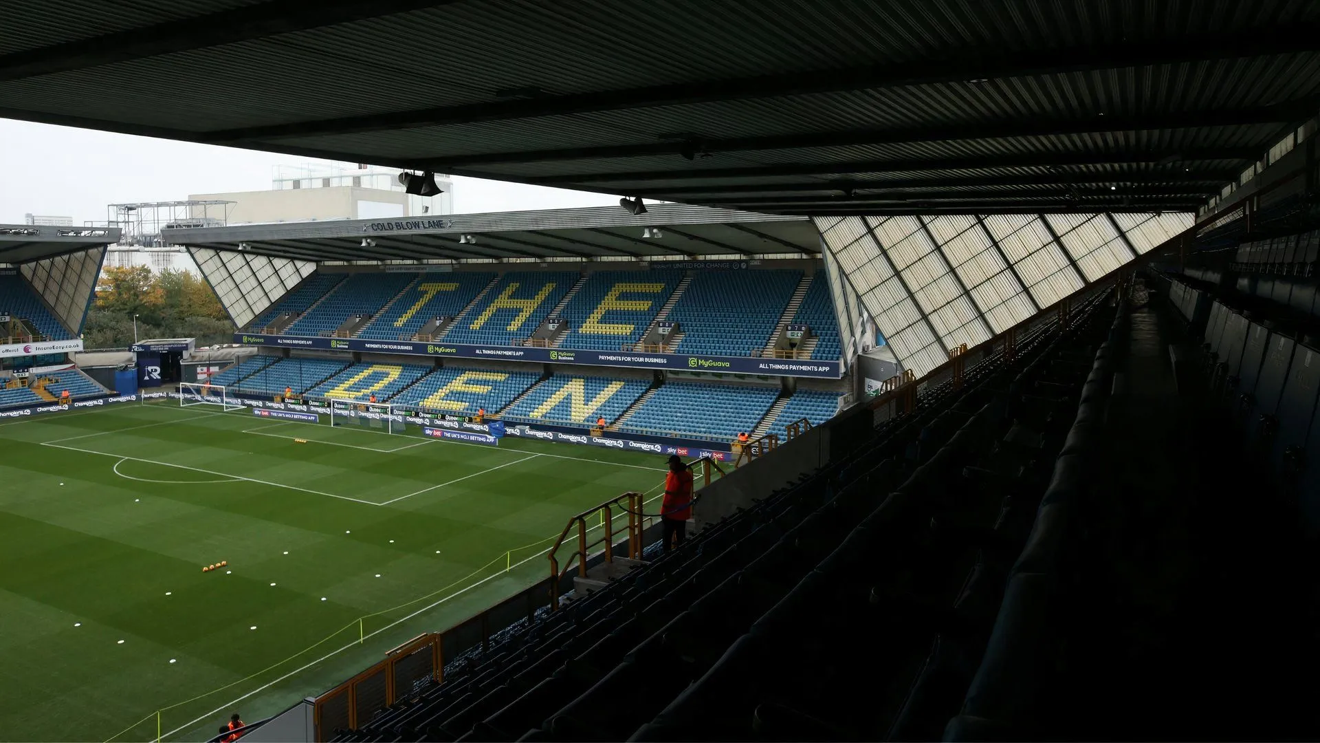 Toàn cảnh sân The Den, sân nhà của CLB Millwall tại London