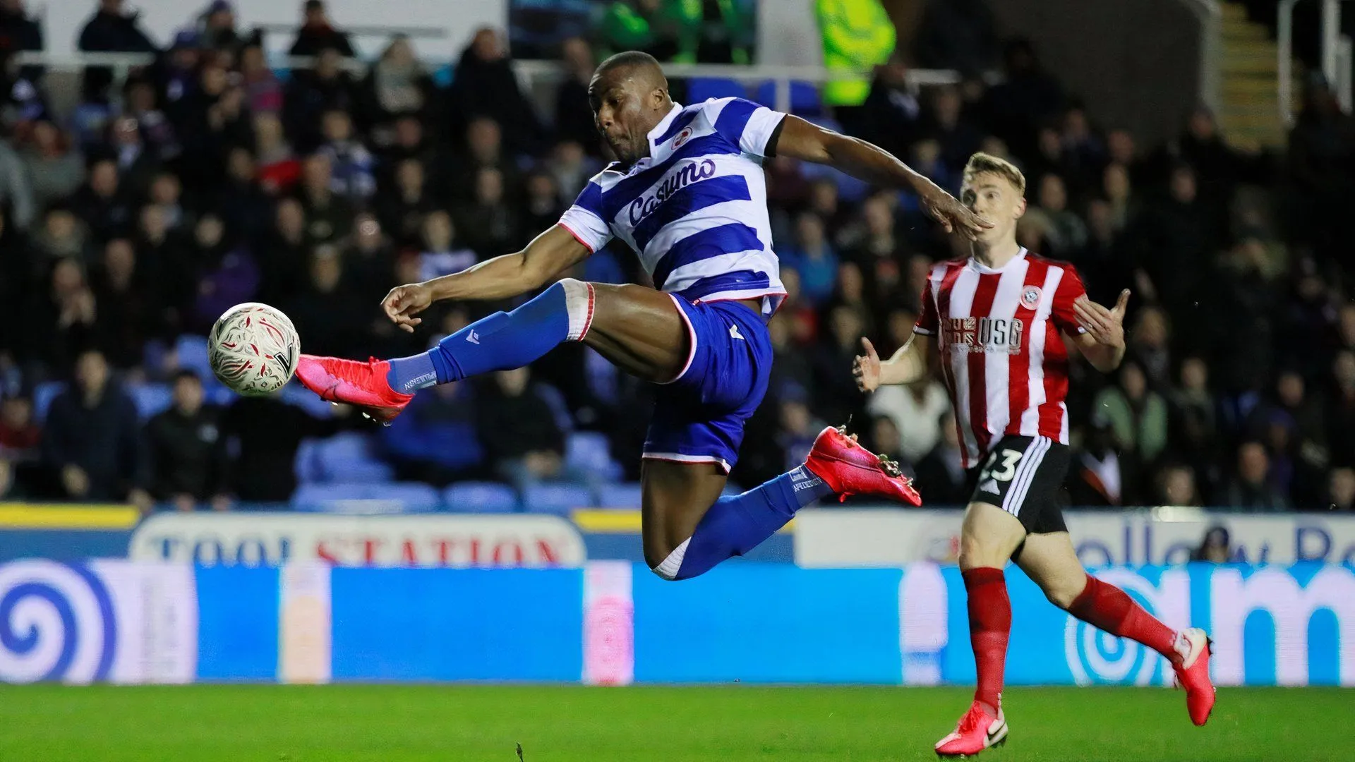 Yakou Meite trong màu áo Reading