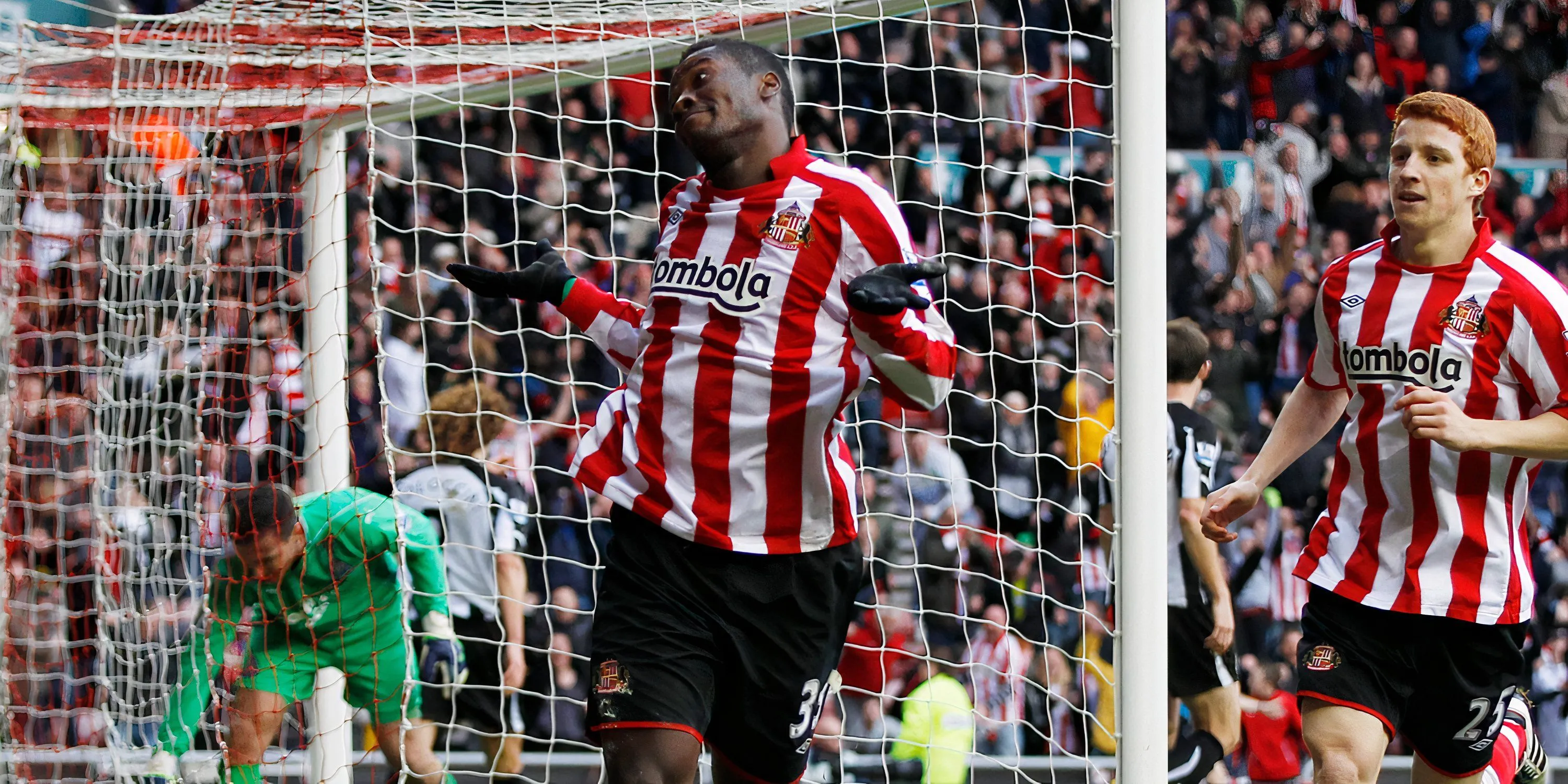 Asamoah Gyan trong màu áo Sunderland tại Premier League