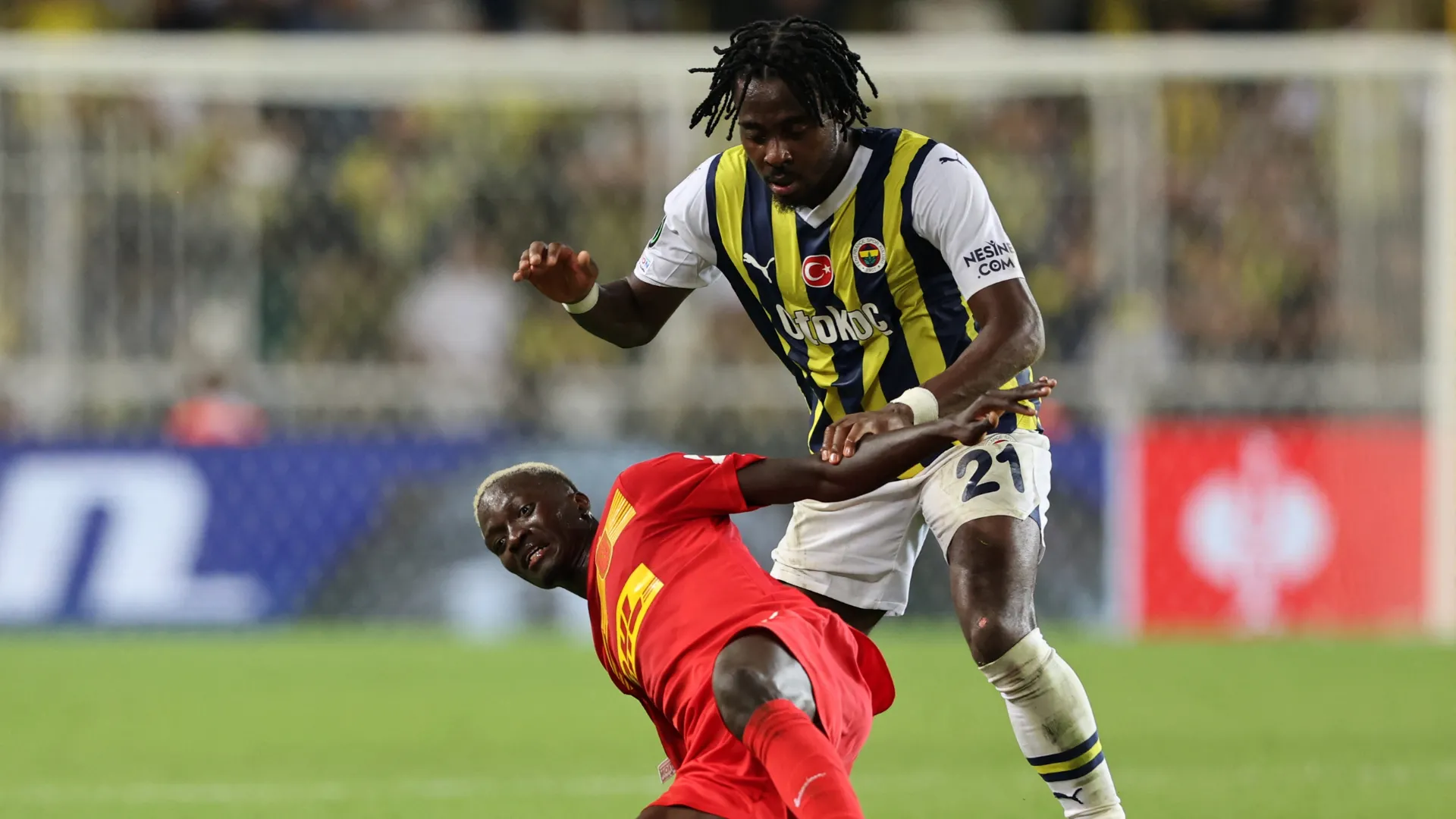 Bright Osayi-Samuel, tân binh của Birmingham City, đối mặt nỗi lo chấn thương dai dẳng