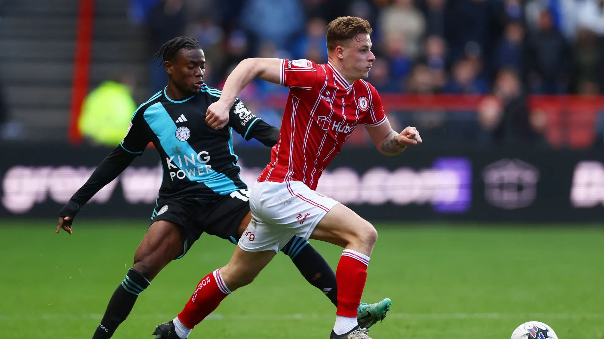 Cam Pring thi đấu nỗ lực cho Bristol City tại Championship