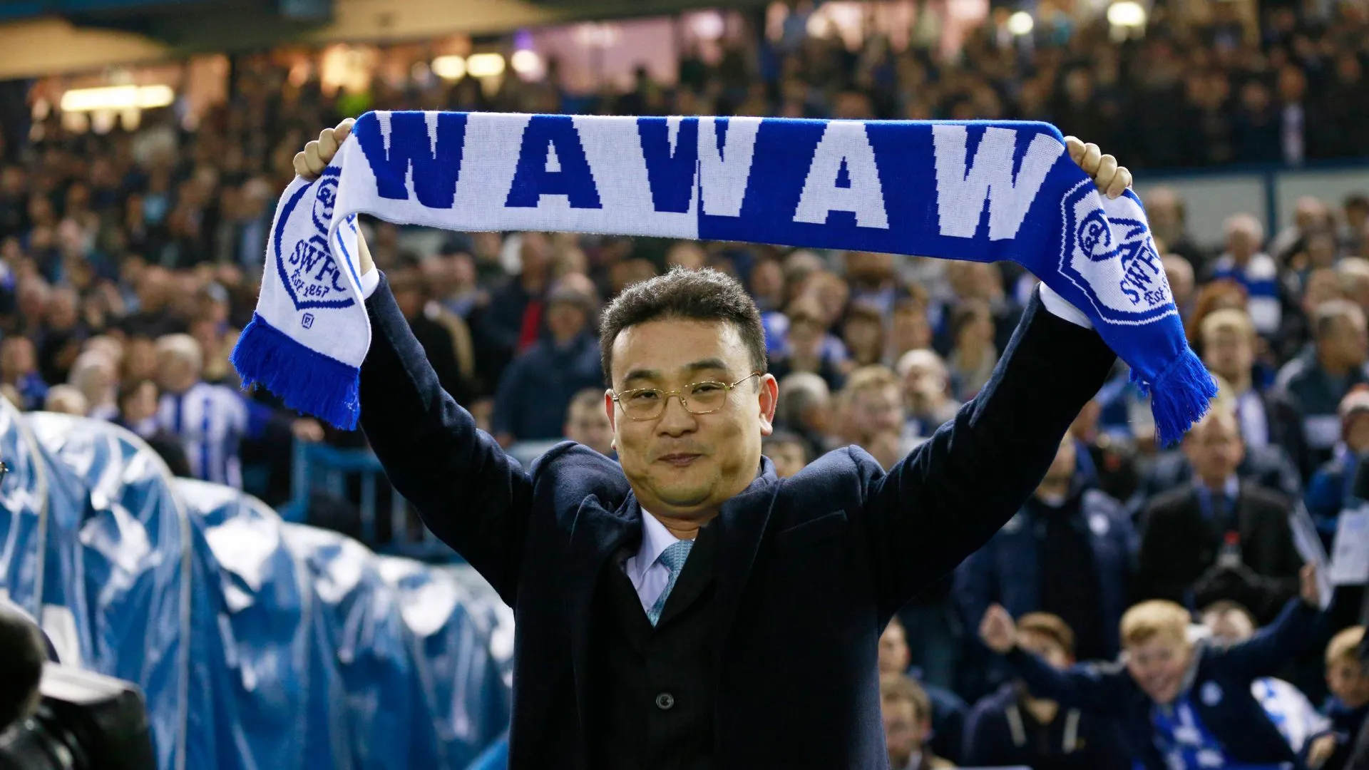 Chủ tịch Dejphon Chansiri của Sheffield Wednesday giữa bối cảnh hỗn loạn