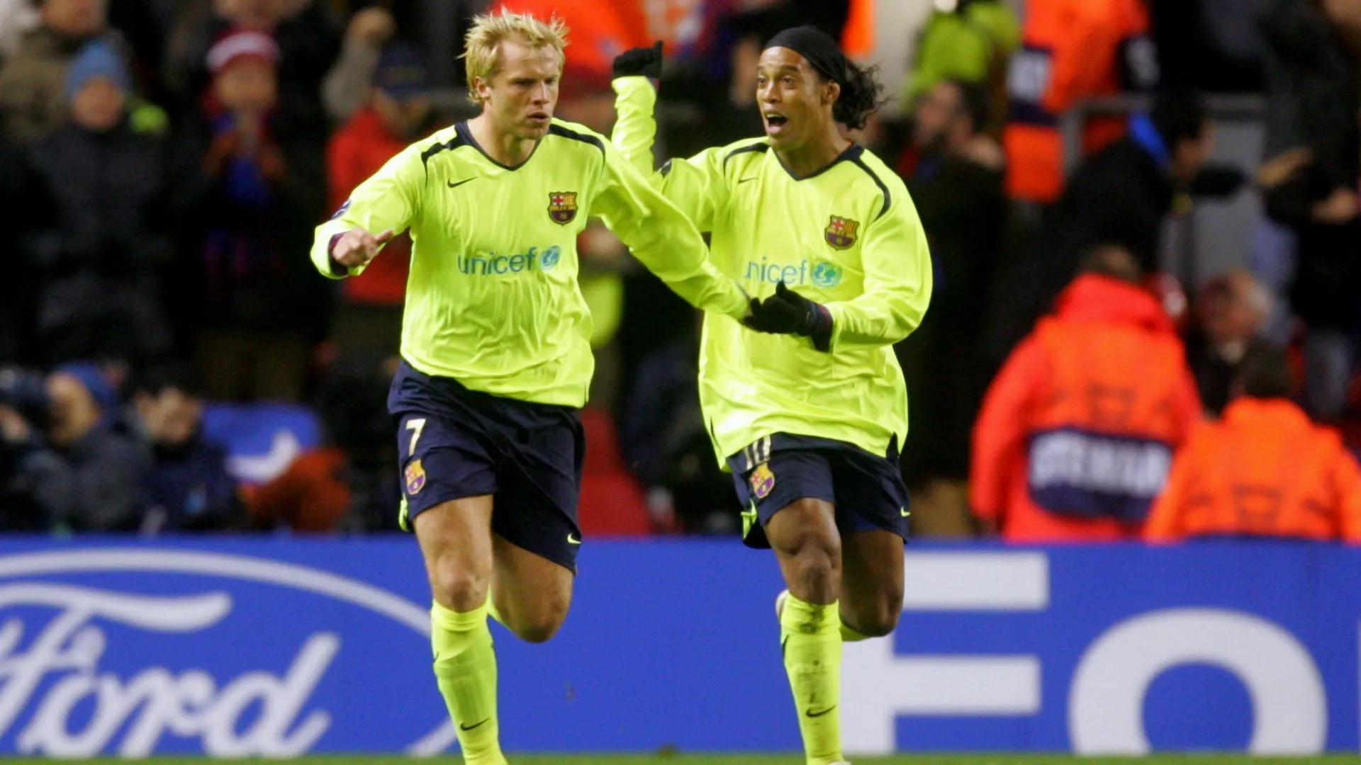 Eidur Gudjohnsen trong màu áo FC Barcelona, nơi ông đã gặt hái thêm nhiều thành công sau khi rời Chelsea