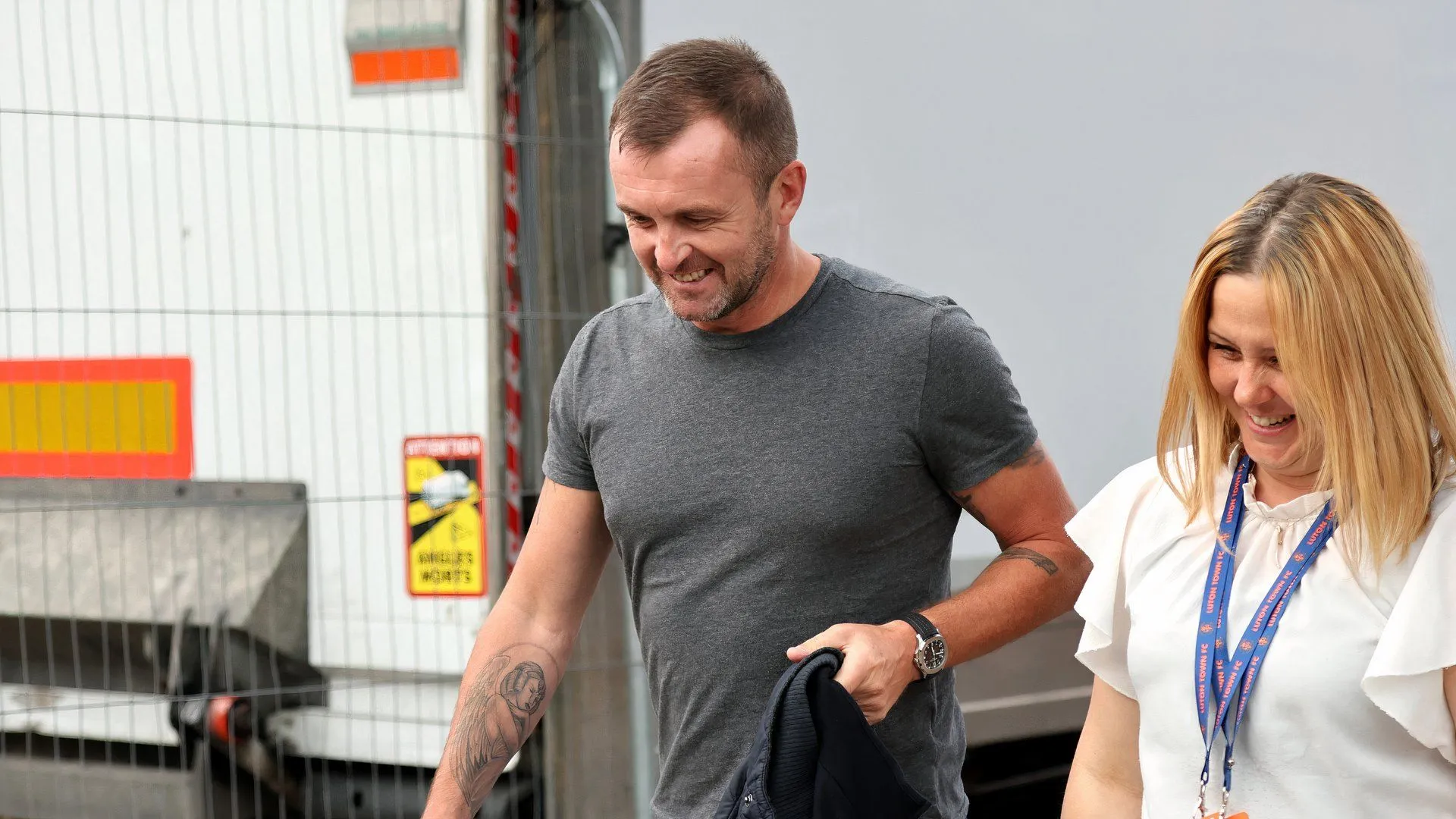 HLV Nathan Jones của Charlton Athletic, người đang nỗ lực củng cố hàng phòng ngự đội bóng
