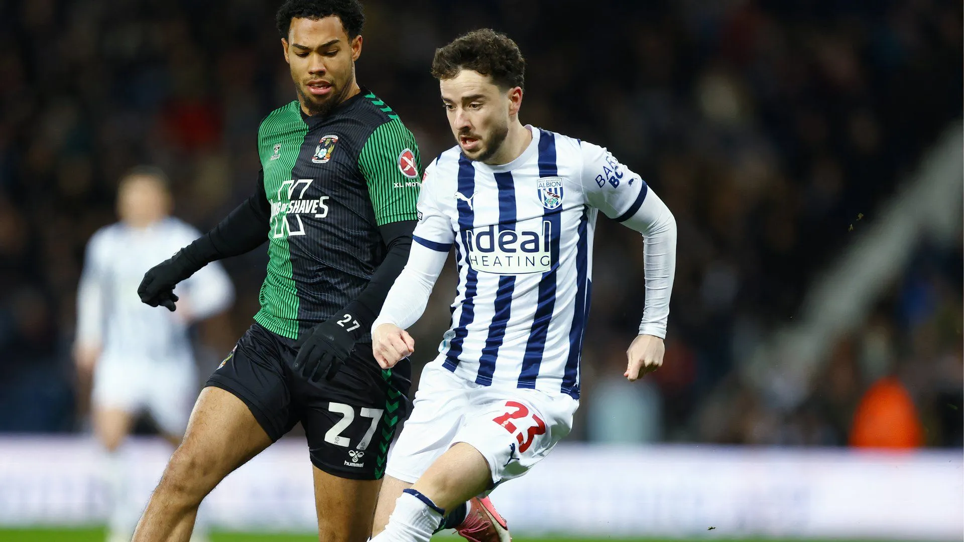Mikey Johnston thi đấu cho West Brom ở Championship