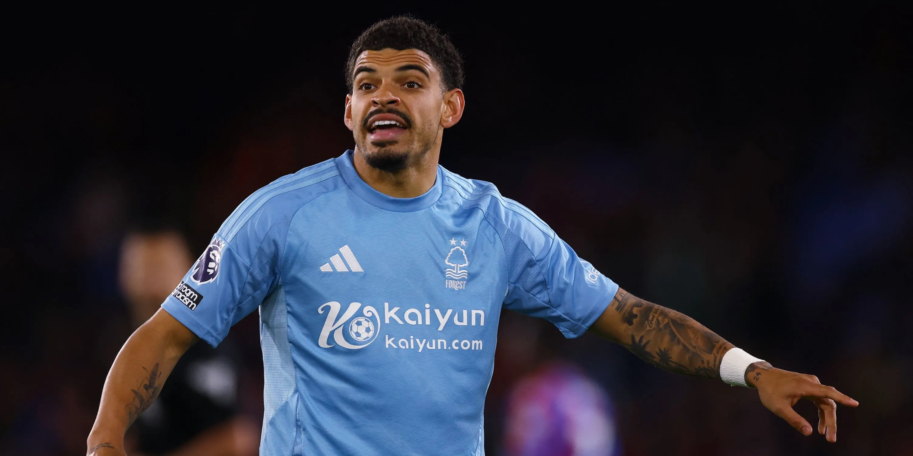 Morgan Gibbs-White của Nottingham Forest trên sân, cầu thủ được Tottenham quan tâm.