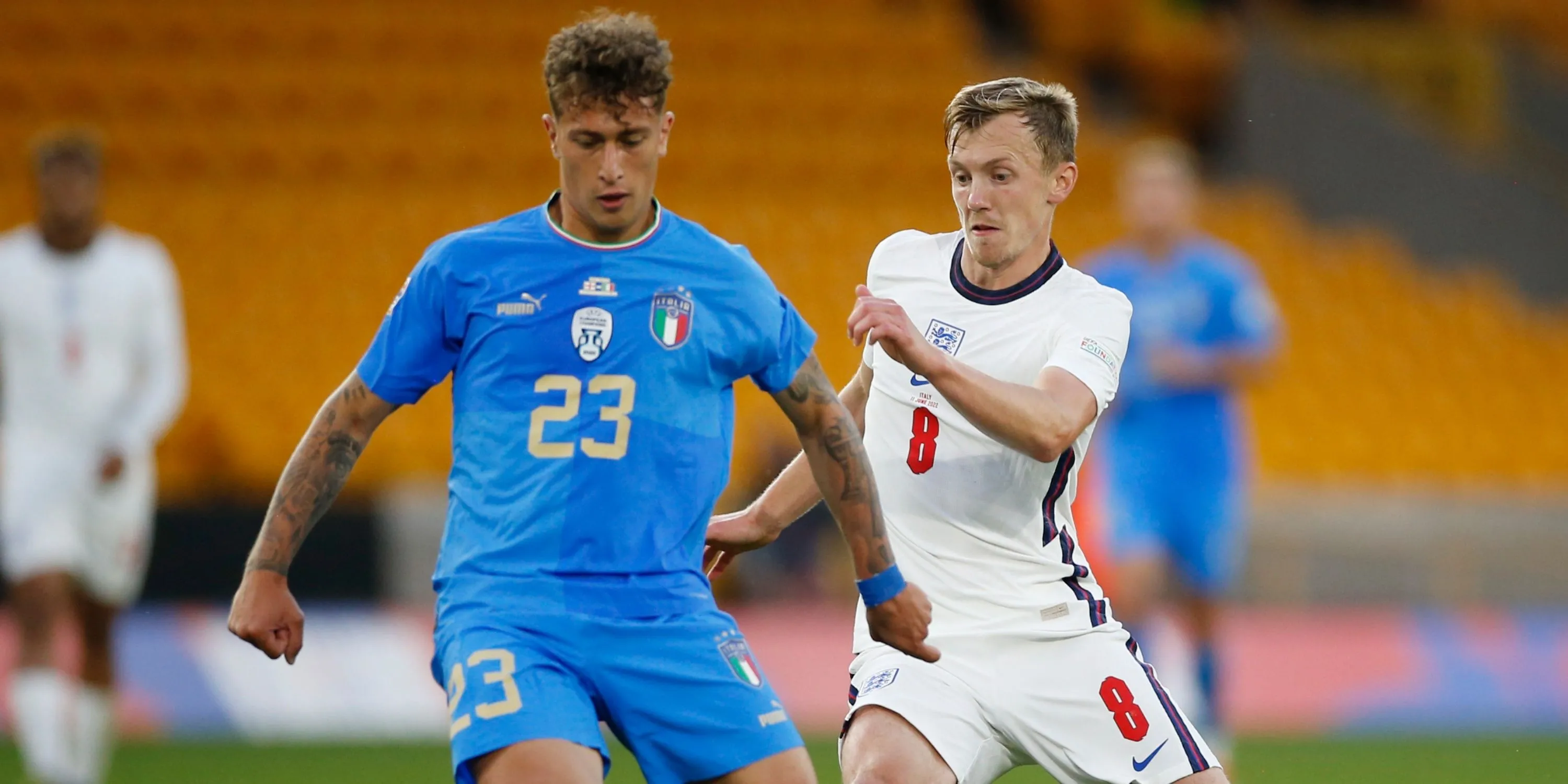 Salvatore Esposito ăn mừng trong màu áo đội tuyển Italia