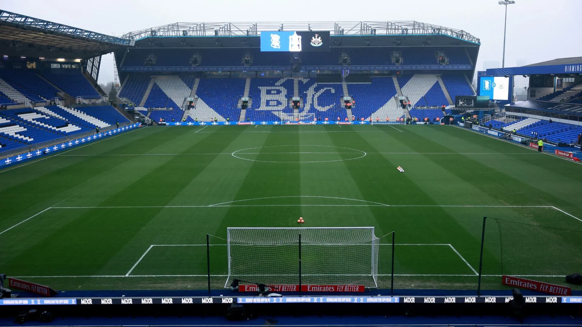 Sân vận động St. Andrew's của Birmingham City với kiến trúc truyền thống