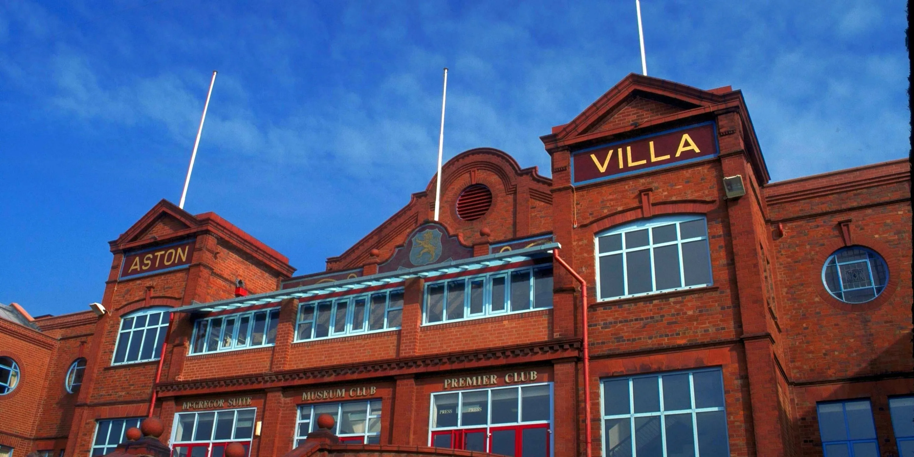 Sân vận động Villa Park biểu tượng của Aston Villa