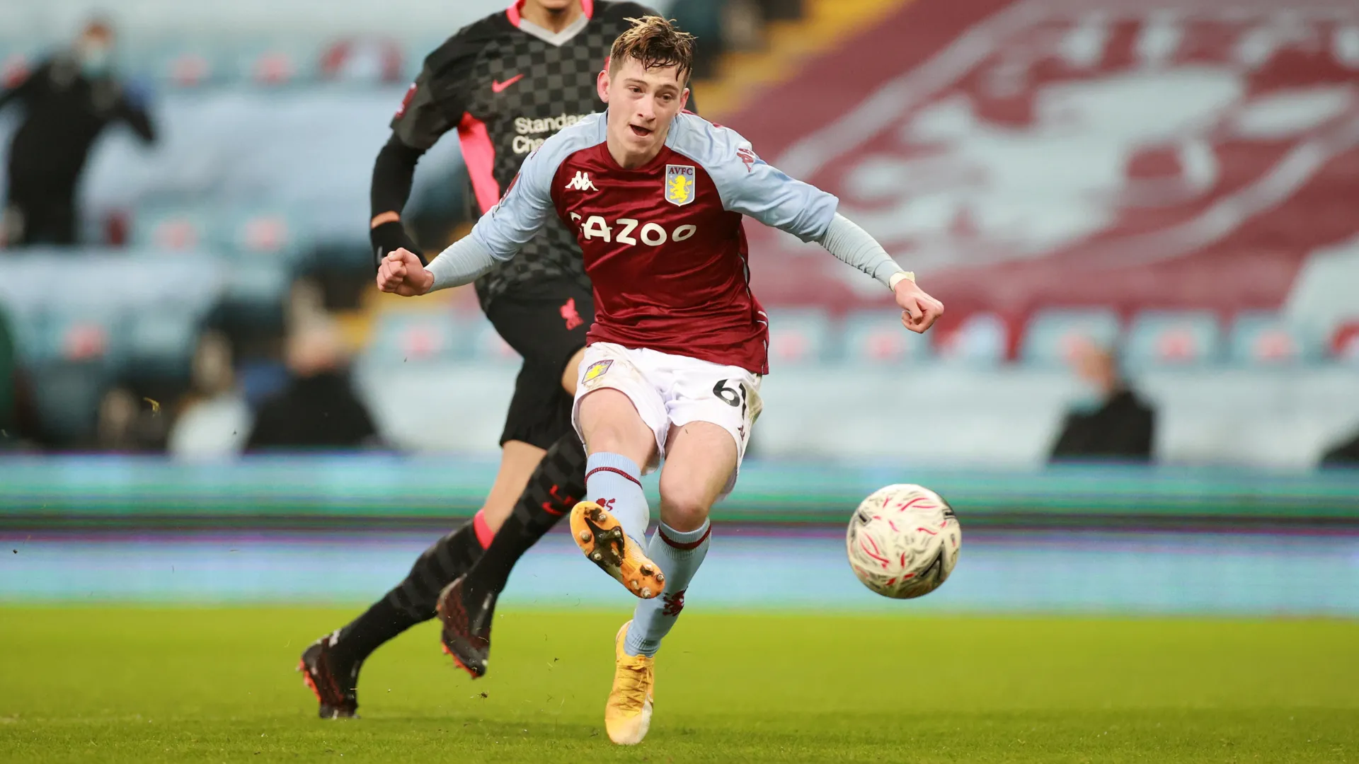 Tiền đạo Louie Barry của Aston Villa