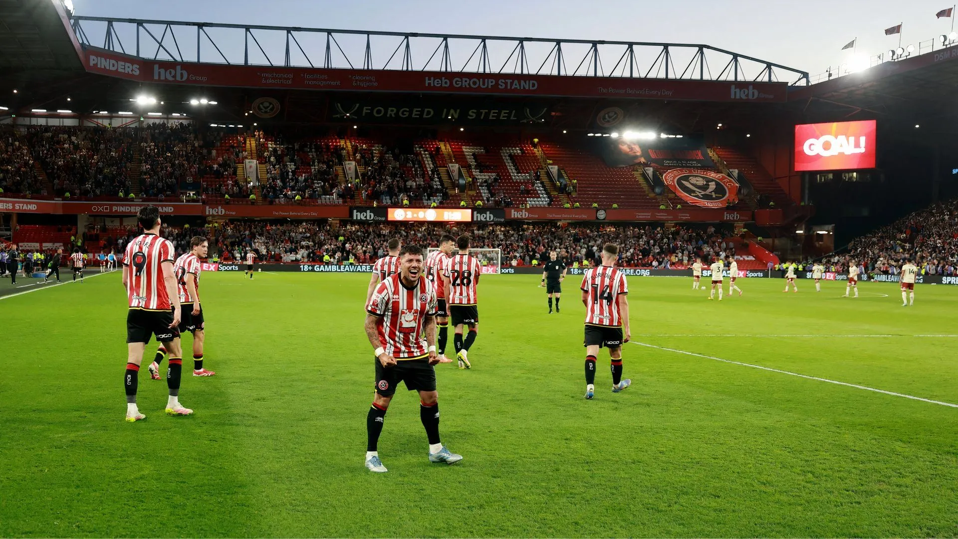 Tiền vệ Gustavo Hamer ăn mừng bàn thắng cho Sheffield United trong trận đấu.