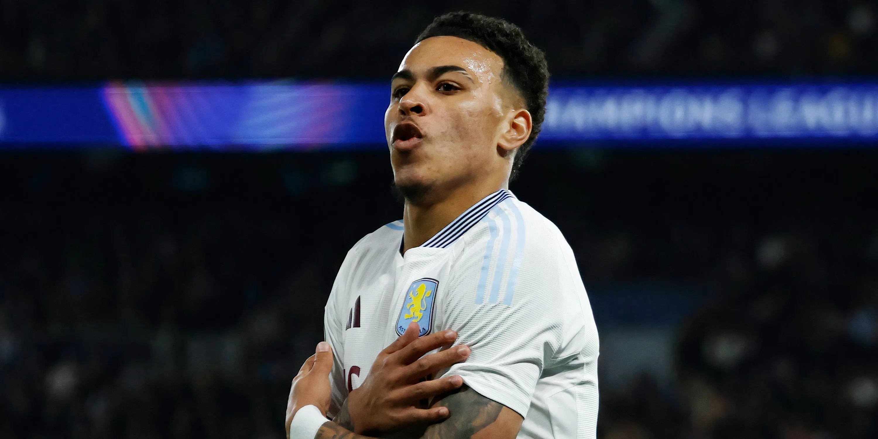 Tiền vệ Morgan Rogers của Aston Villa, mục tiêu chuyển nhượng của Chelsea