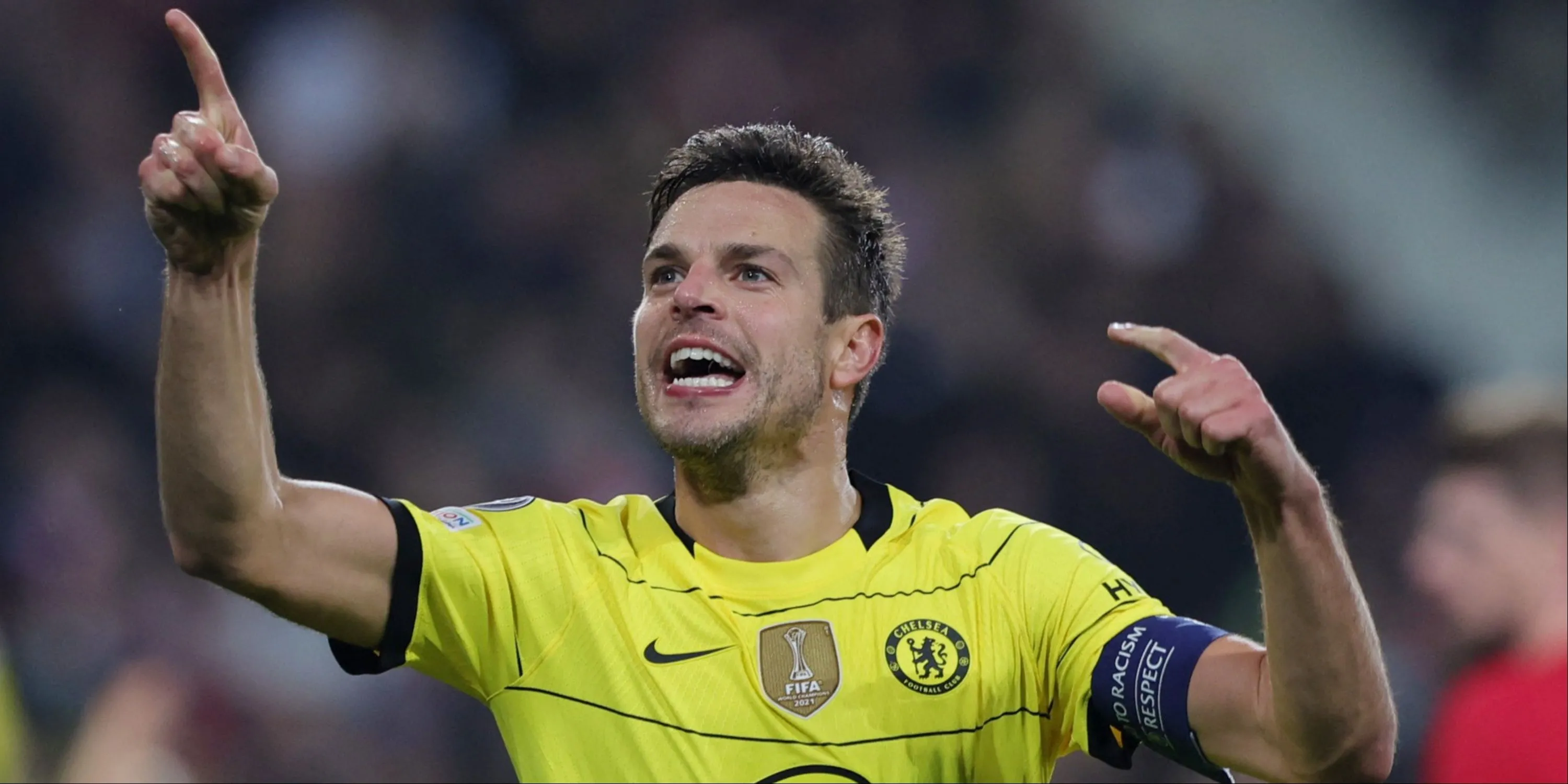 Cesar Azpilicueta ăn mừng chức vô địch Champions League cùng Chelsea.