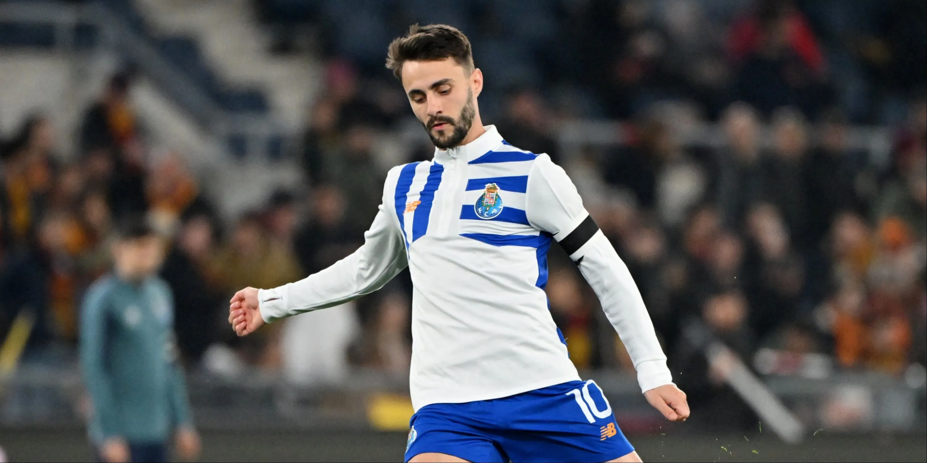 Fabio Vieira ăn mừng bàn thắng trong màu áo FC Porto