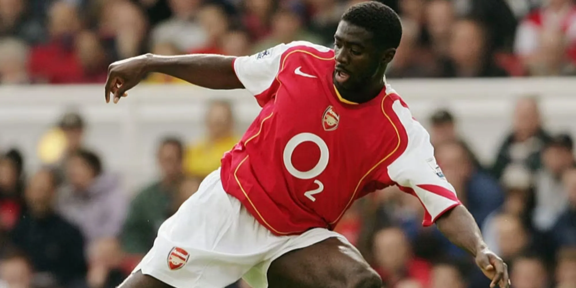 Kolo Toure thi đấu trong màu áo đội hình bất bại của Arsenal.