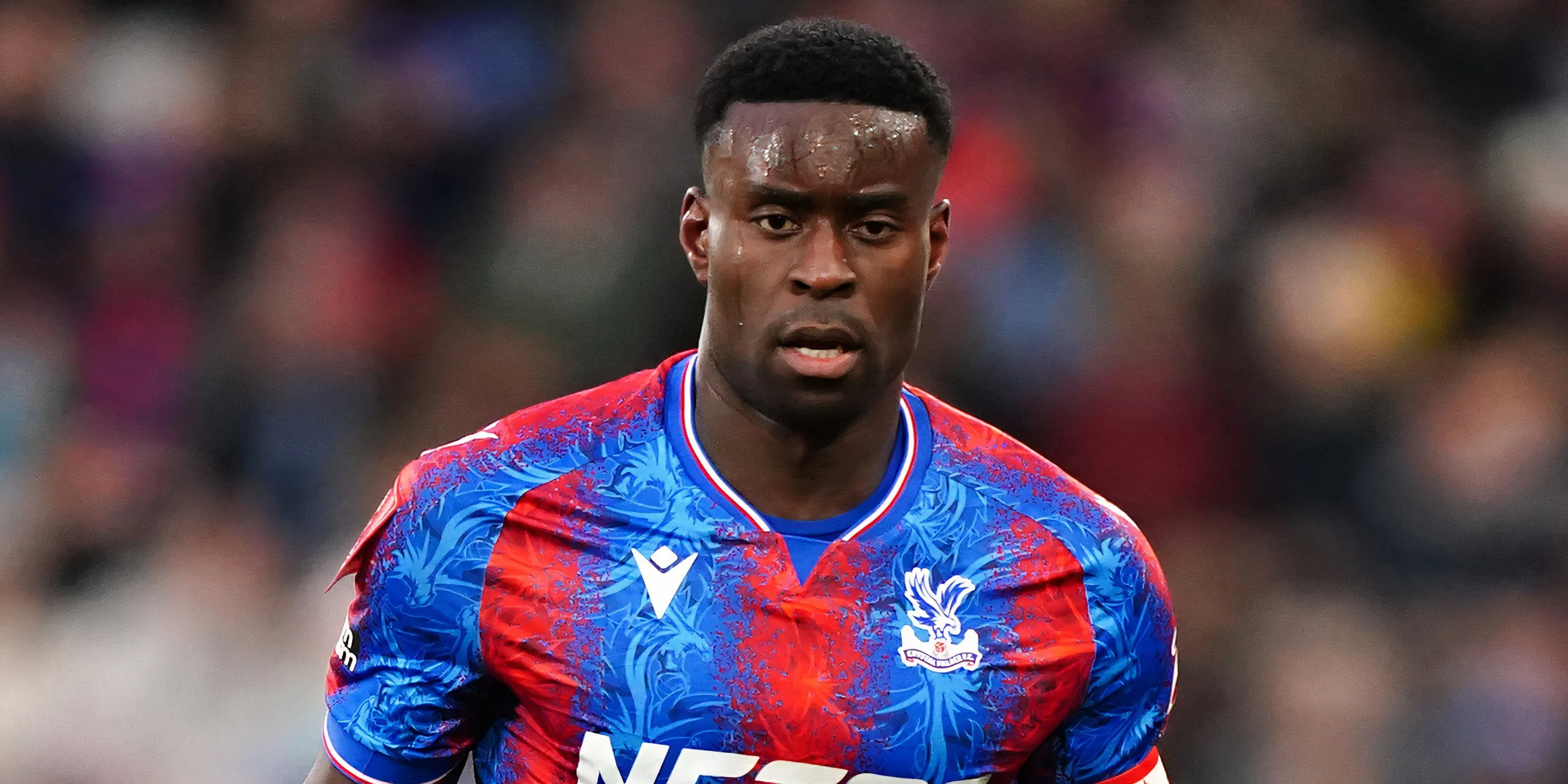 Marc Guehi thi đấu trong màu áo Crystal Palace tại Premier League
