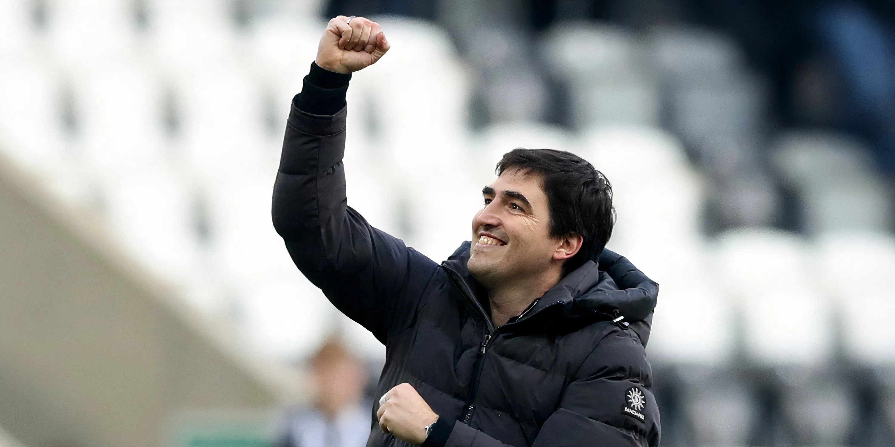 HLV Andoni Iraola của Bournemouth, người có thể là sự lựa chọn lý tưởng để thay thế Ruben Amorim đang chịu áp lực tại Manchester United.