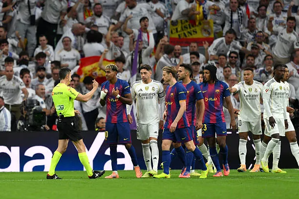 Barcelona nhận thất bại ở Bernabéu, ảnh minh họa tâm trạng các cầu thủ sau El Clasico
