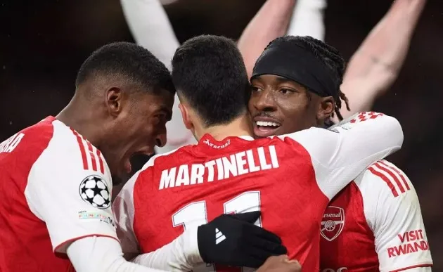 Noni Madueke ăn mừng bàn thắng quan trọng vào lưới Bayern Munich